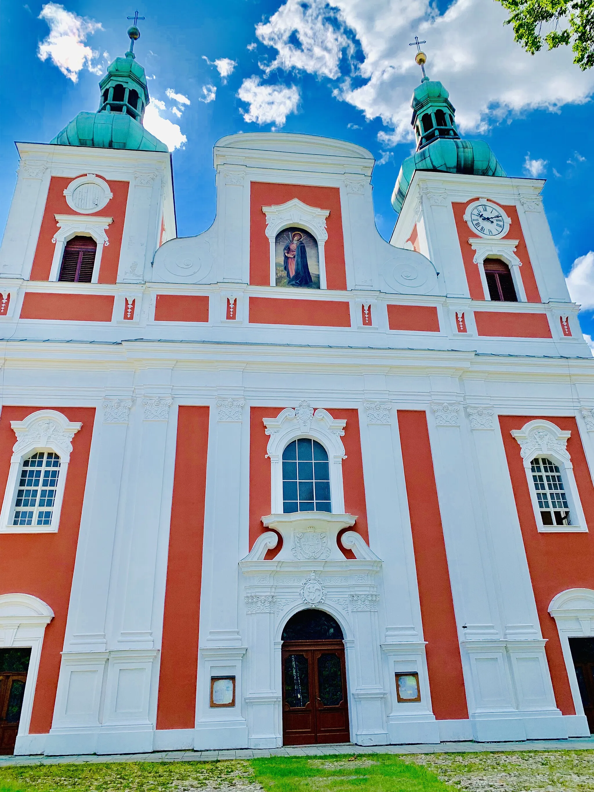 Photo showing: Fasada kościoła pielgrzymkowego, Cvilín/Krnov.