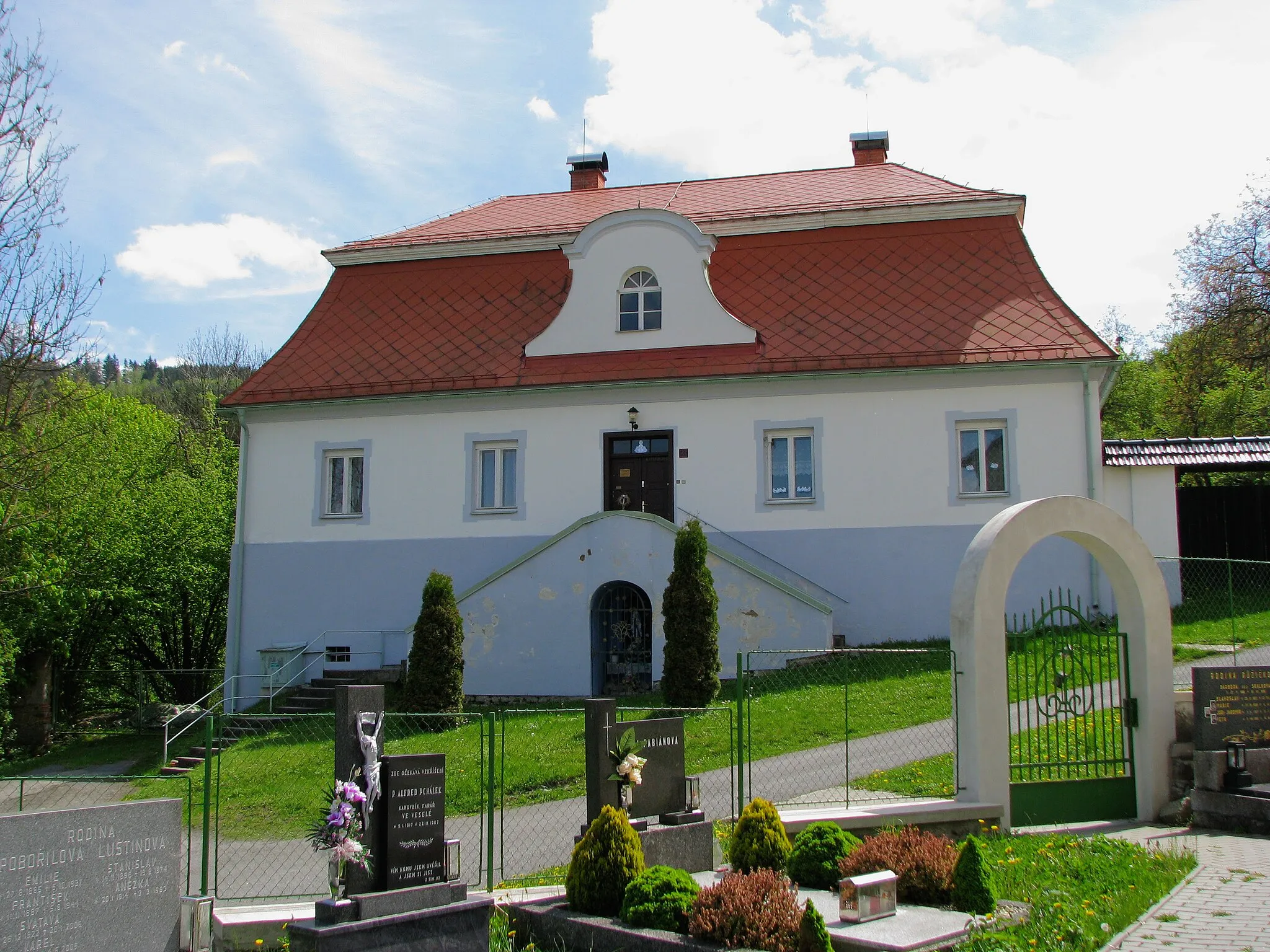 Photo showing: Parish office in Veselá (Czech Republic)