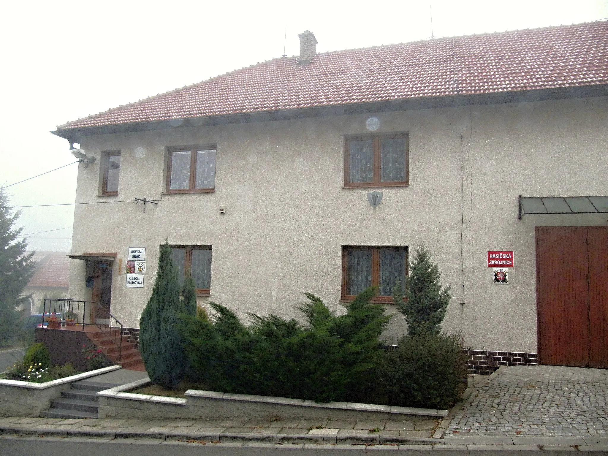Photo showing: Vrbka in Kroměříž District, Czech Republic. Municipal office.