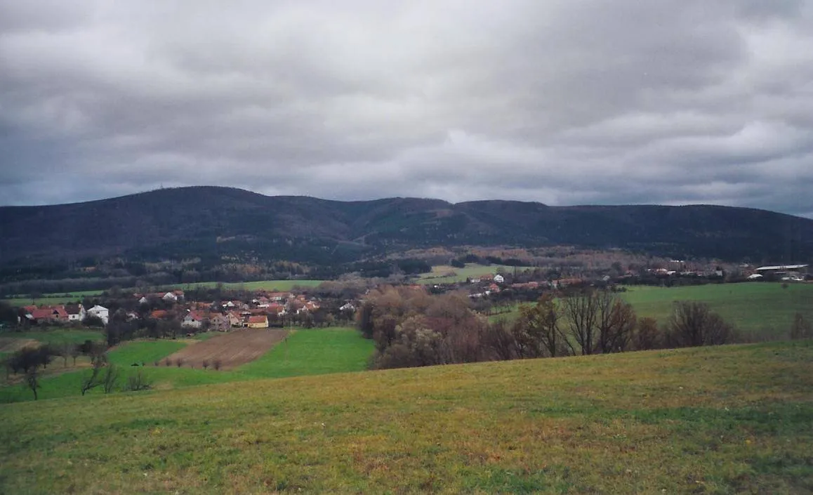 Photo showing: The Hostýnské vrchy hills and the village of Osíčko, Czech republic