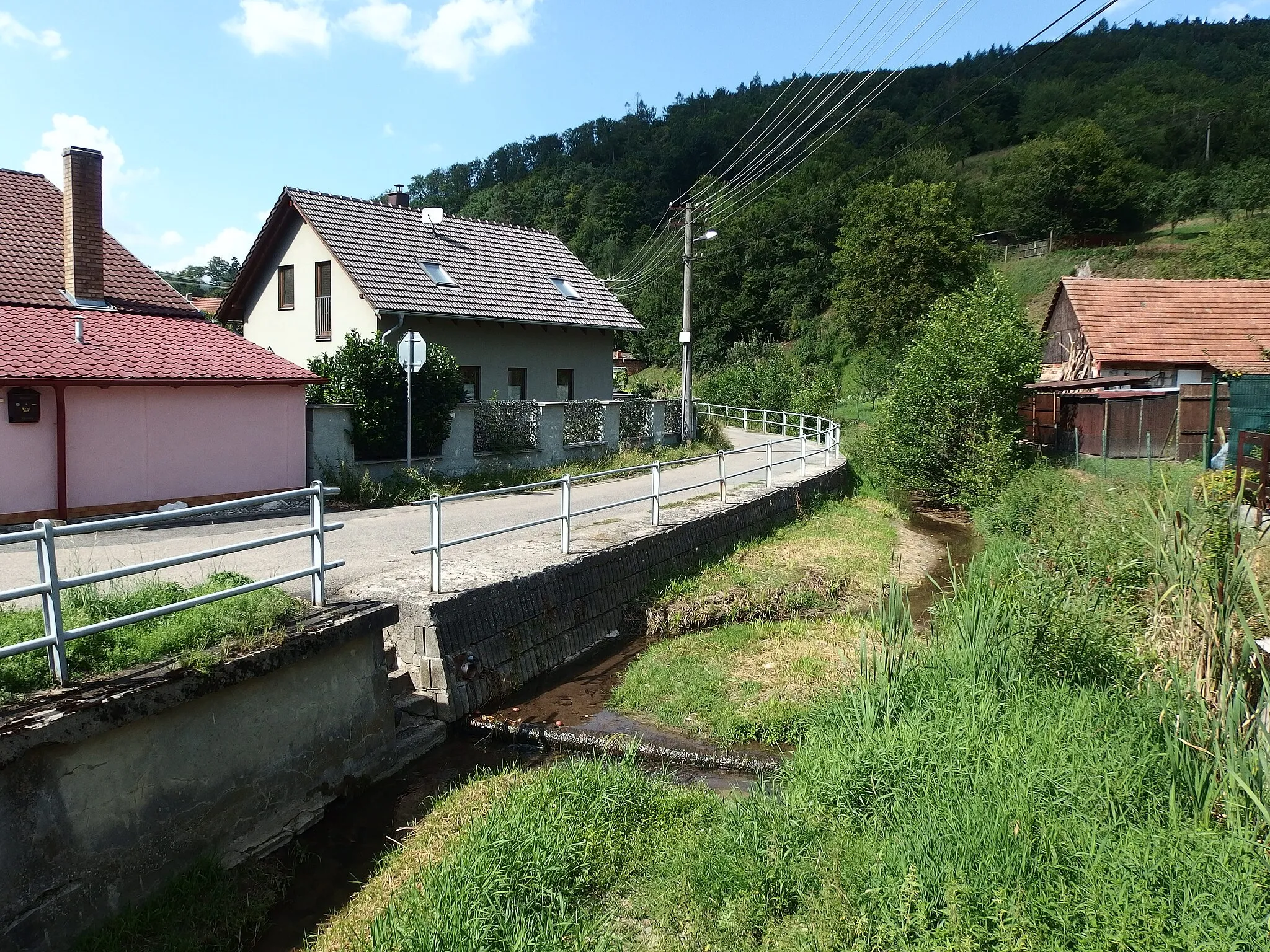 Photo showing: Salaš in Uherské Hradiště District, Czech Republic. Brook Salaška.