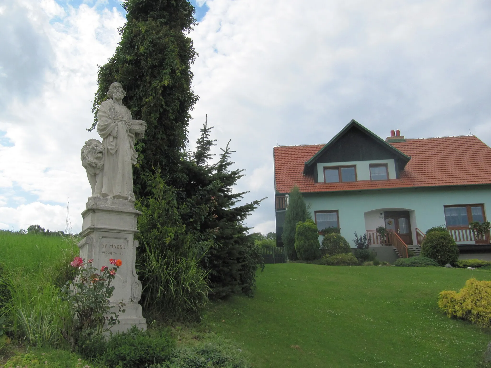 Photo showing: Polešovice in Uherské Hradiště District, Czech Republic. Statue of St. Mark.