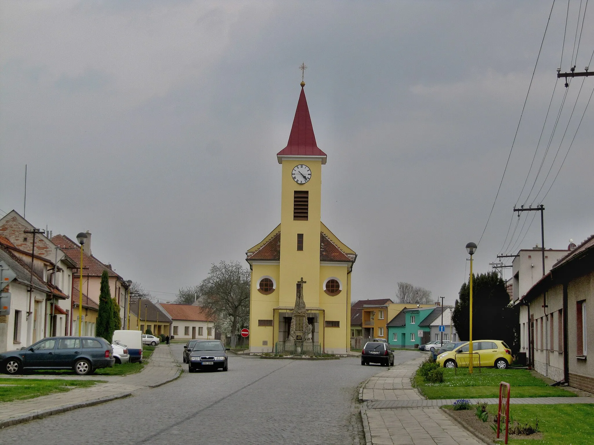 Photo showing: Kostelany nad Moravou in Uherské Hradiště District, Czech Republic. Common and church.