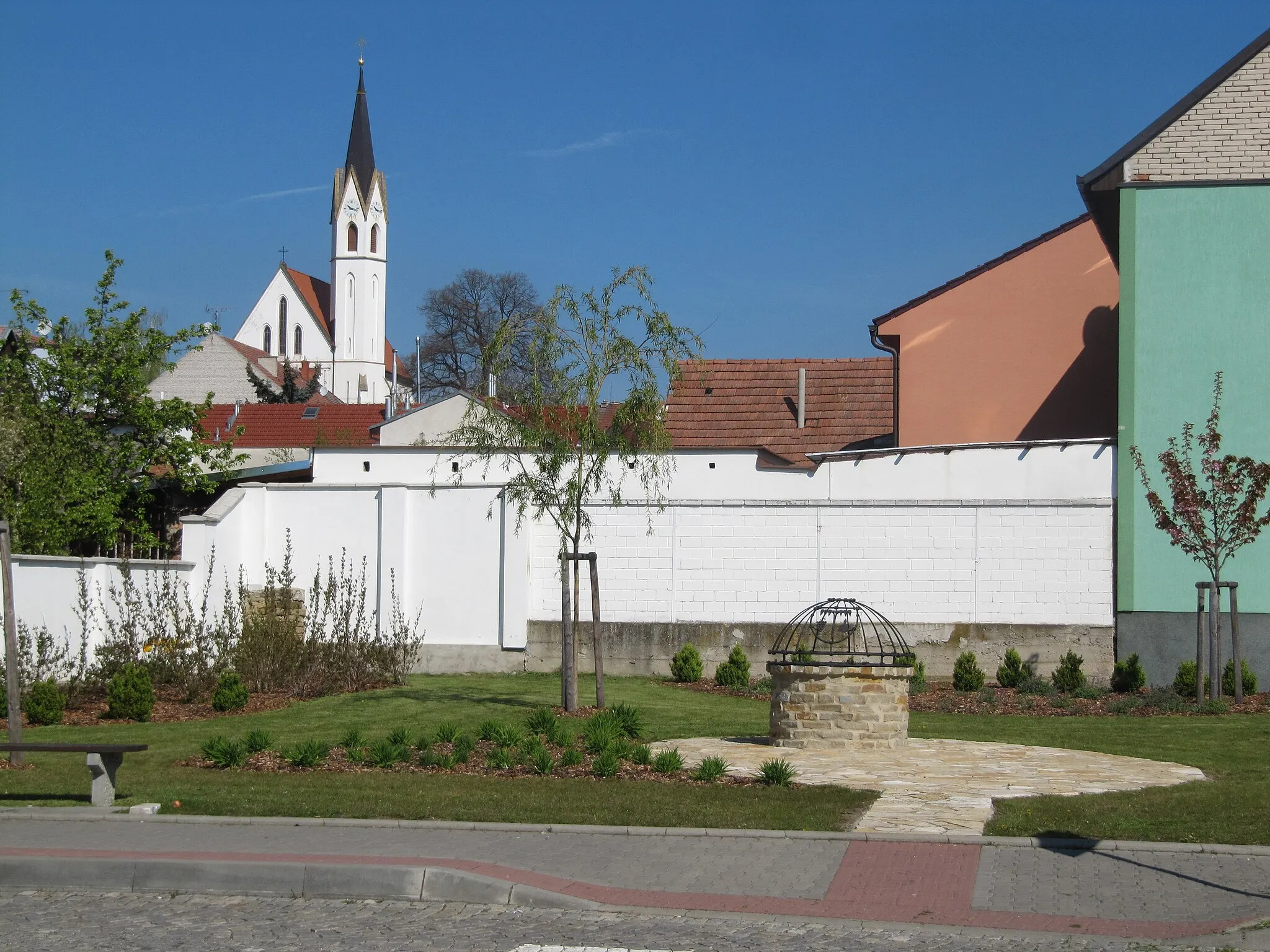 Photo showing: Dolní Němčí, Uherské Hradiště District, Czech Republic. Church of Saints Philip and James
