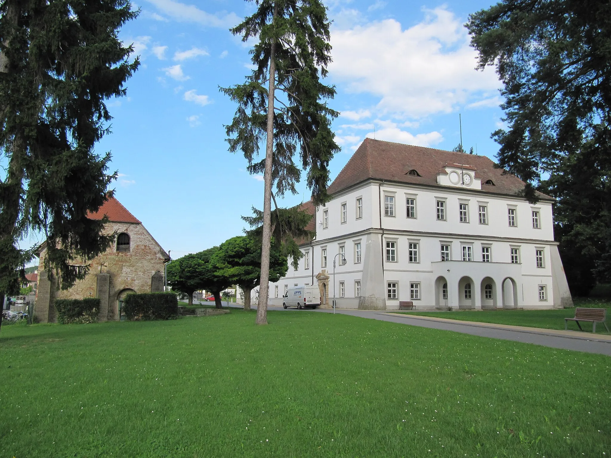 Photo showing: Březolupy in Uherské Hradiště District, Czech Republic. Castle.