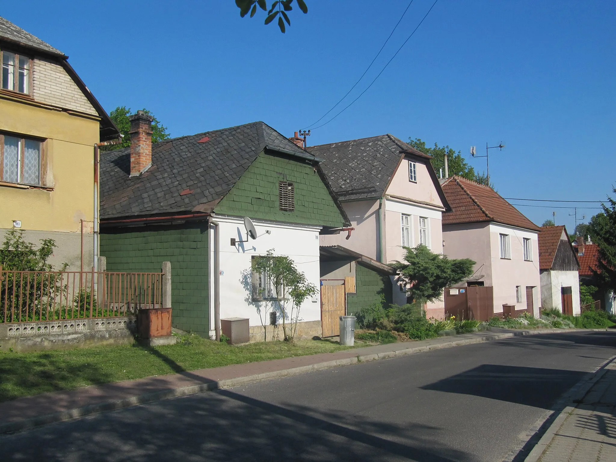 Photo showing: Břestek in Uherské Hradiště District, Czech Republic. Way to Chabaně.