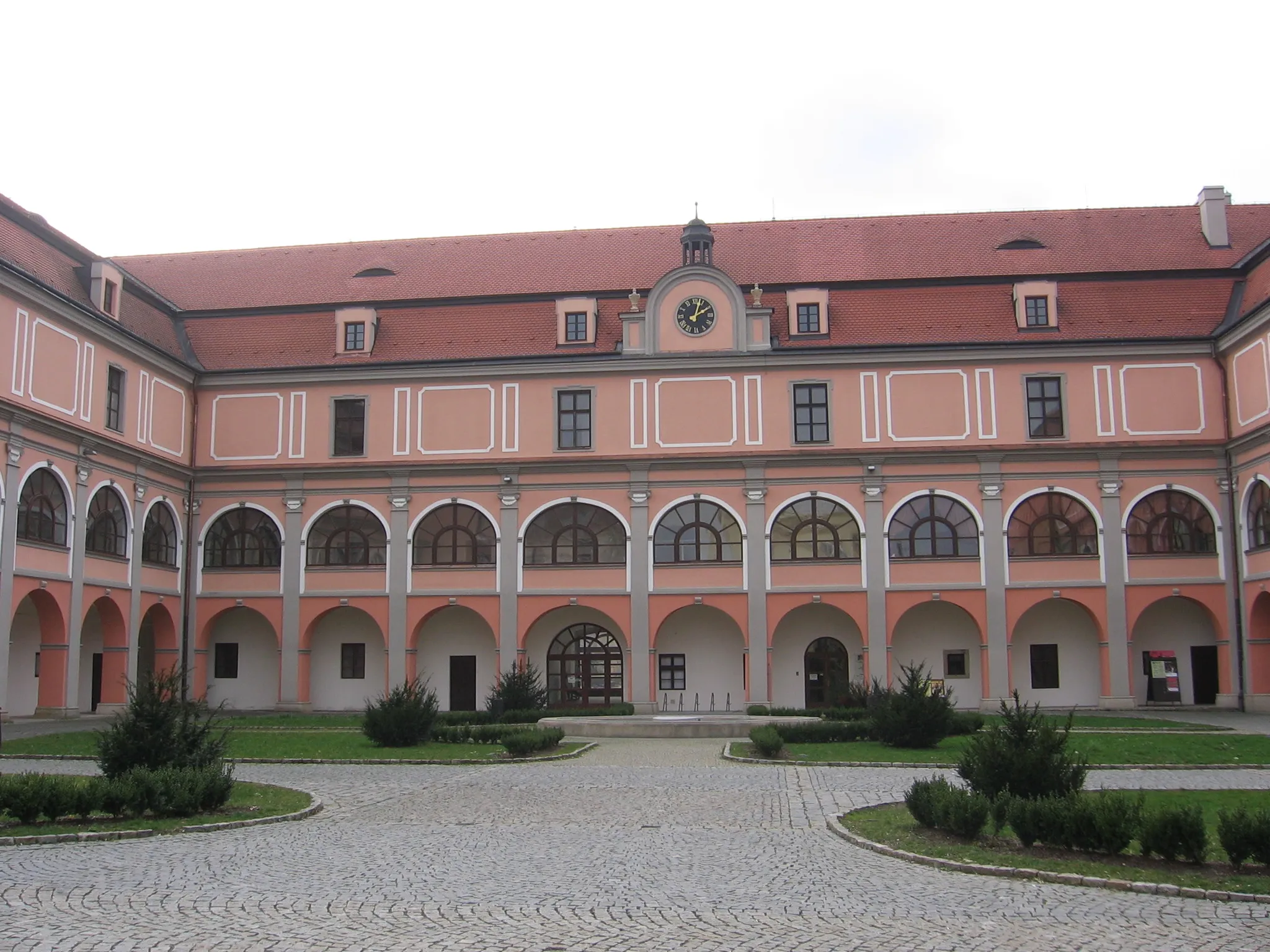 Photo showing: Castle of Žerotínové in Valašské Meziříčí, the Czech Republic