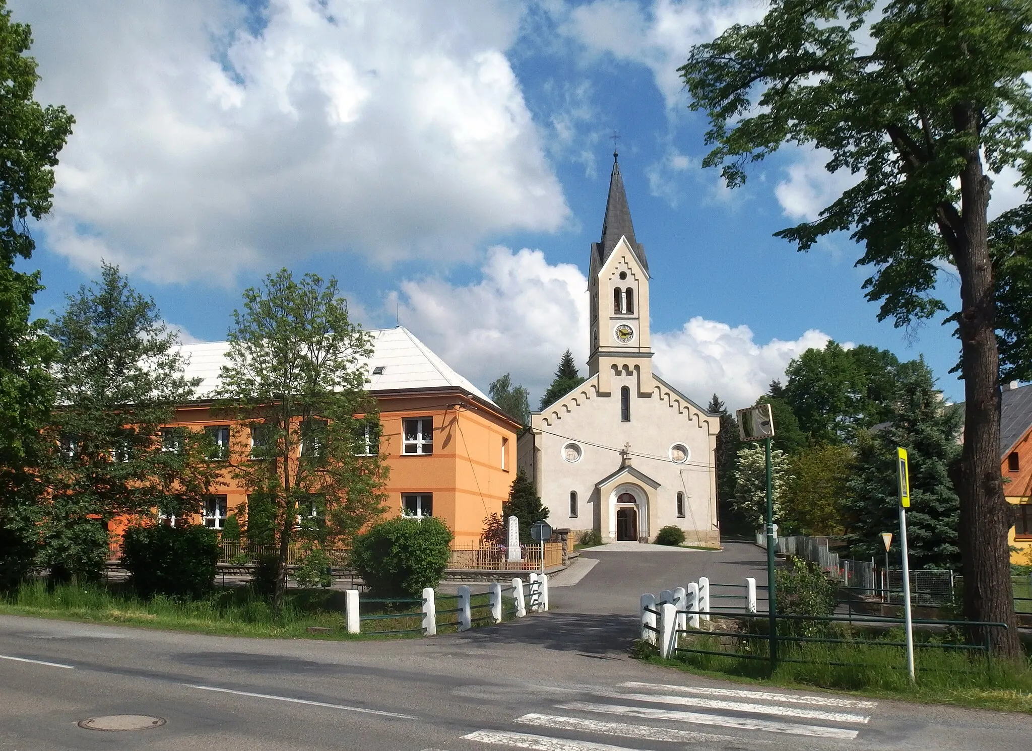 Photo showing: Ratiboř, Vsetín District, Czech Republic. Evangelical church.