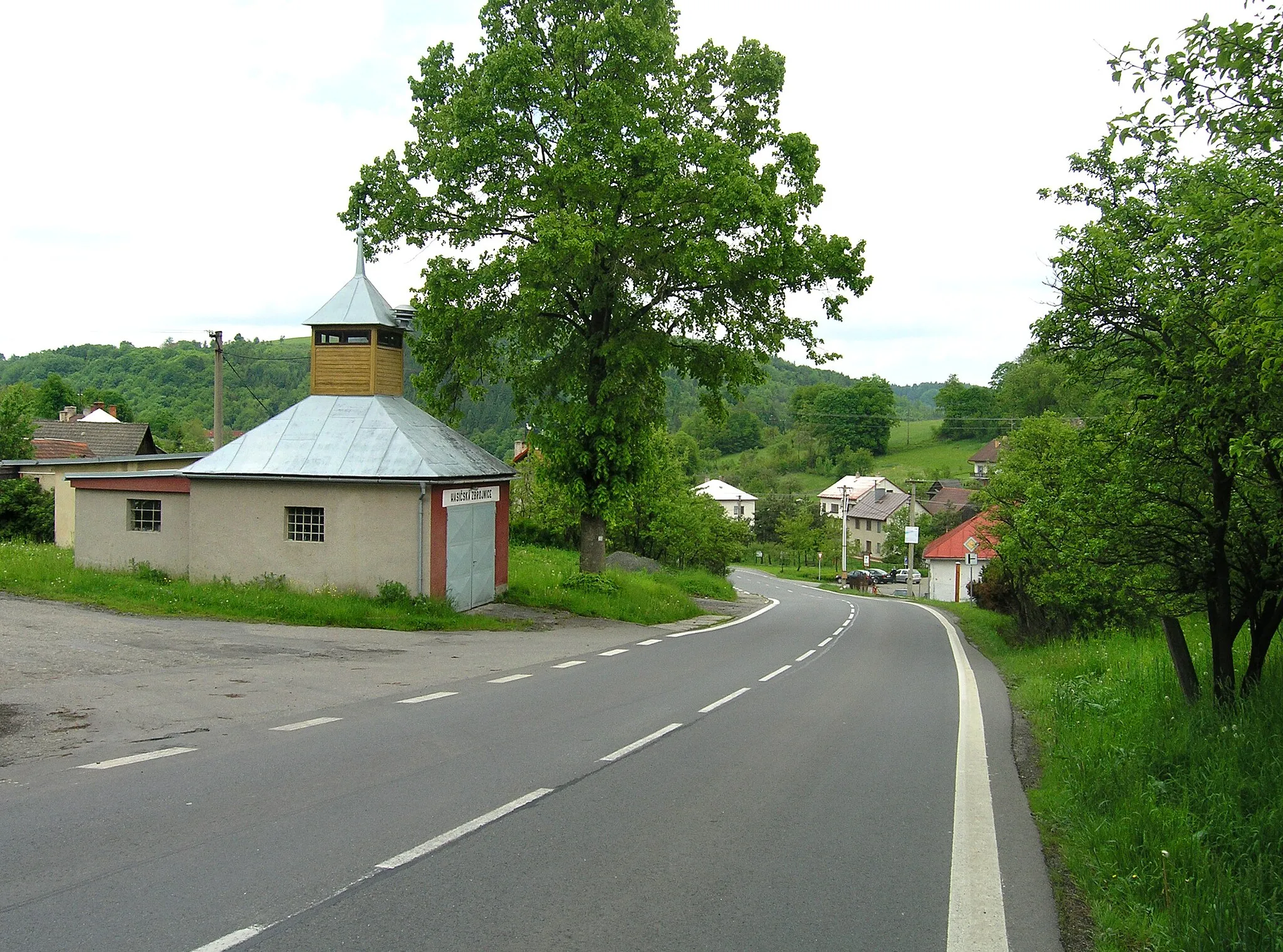 Photo showing: Road No 49 in Pozděchov, Czech Republic