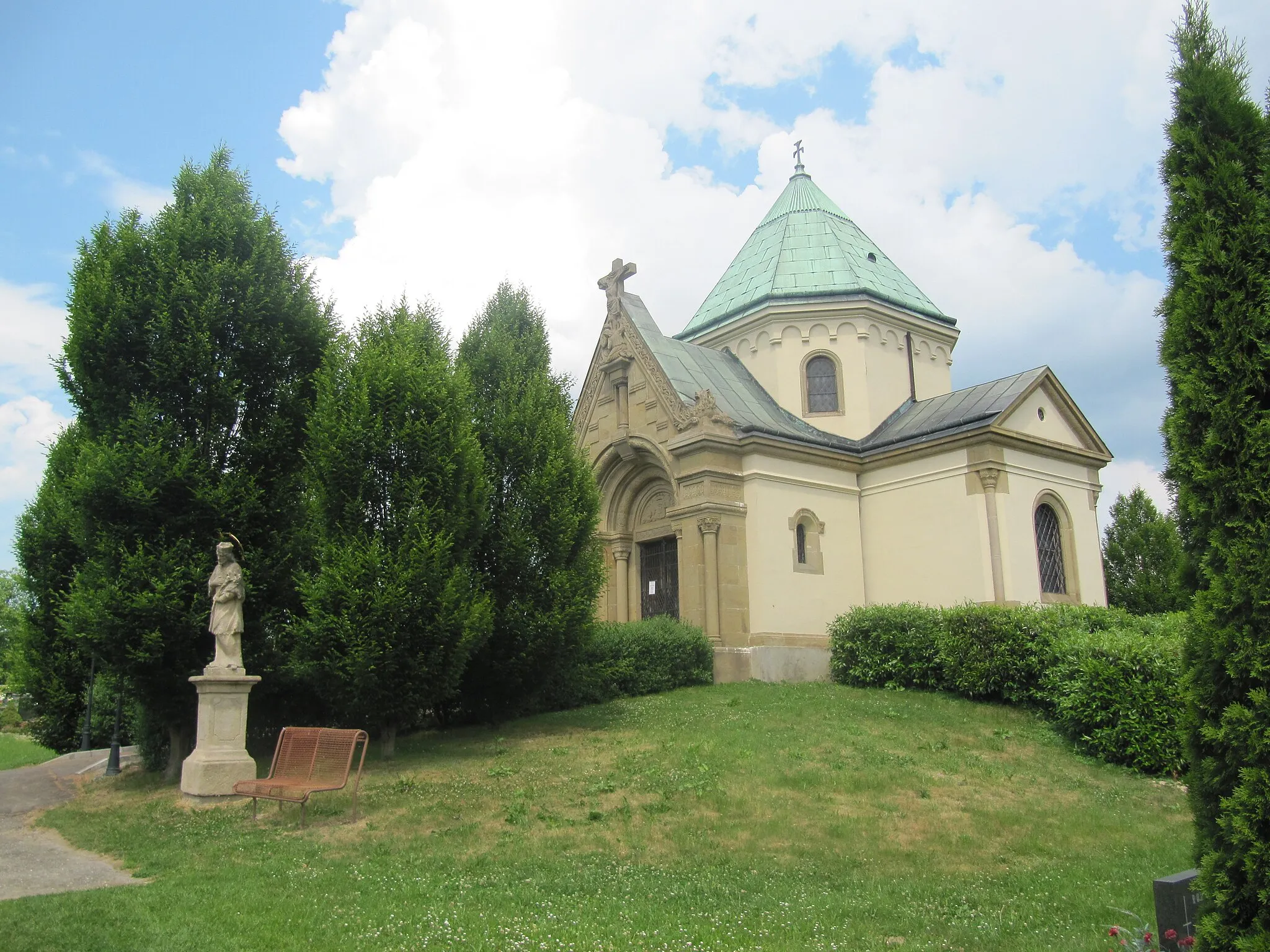Photo showing: Zlín, part Kostelec, Czech Republic. The cemetery, the tomb of the count, and the statue of St. John of Nepomuk.