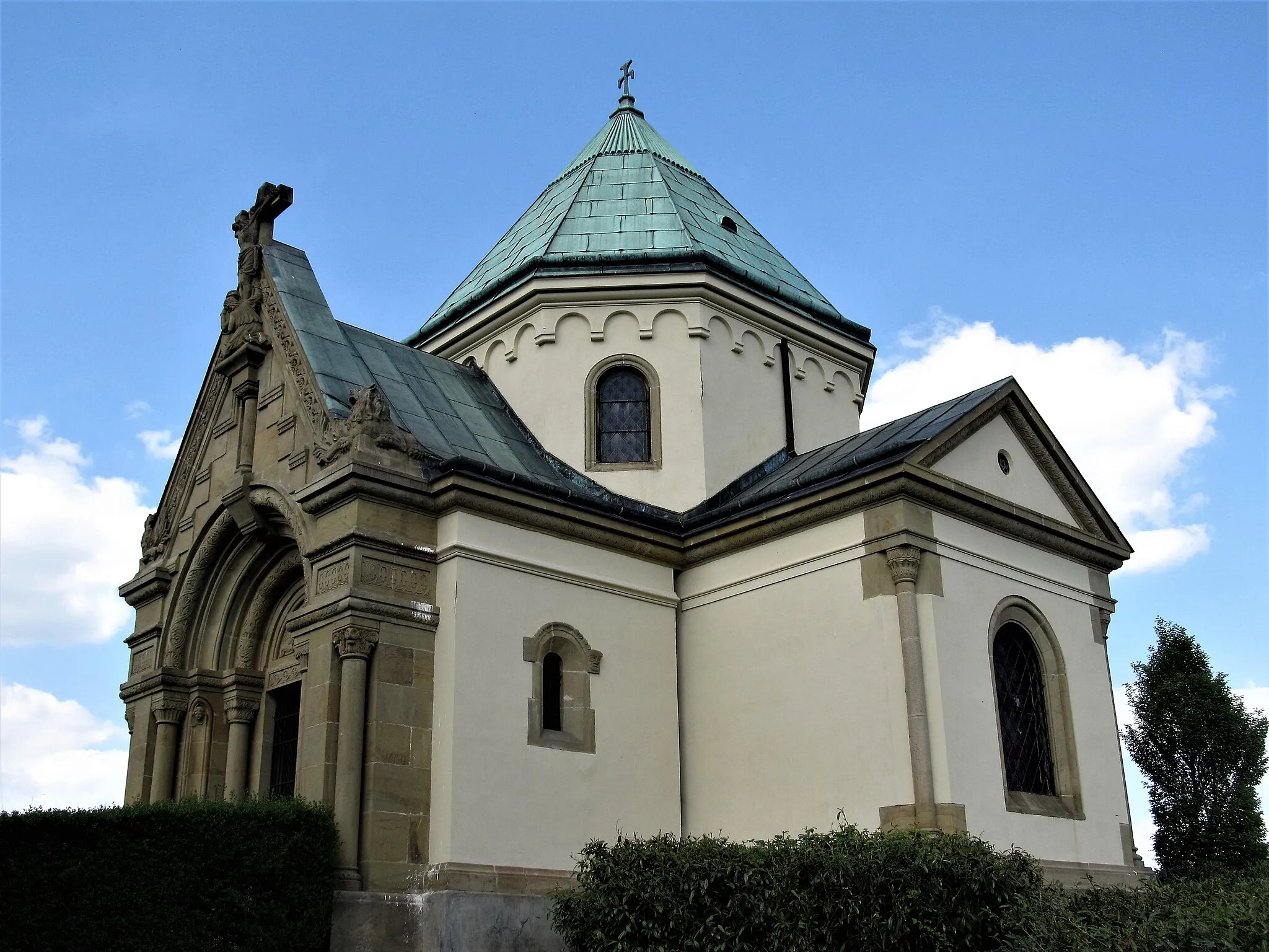 Photo showing: Hrobka rodu Seilern-Aspang v Kostelci u Zlína