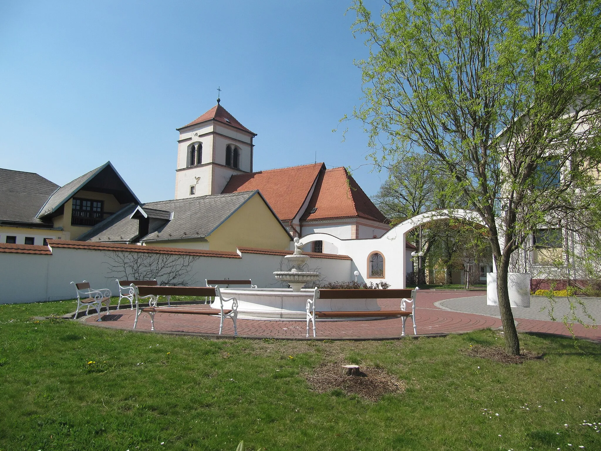 Photo showing: Tlumačov in Zlín District, Czech Republic. Park at the municipal office.