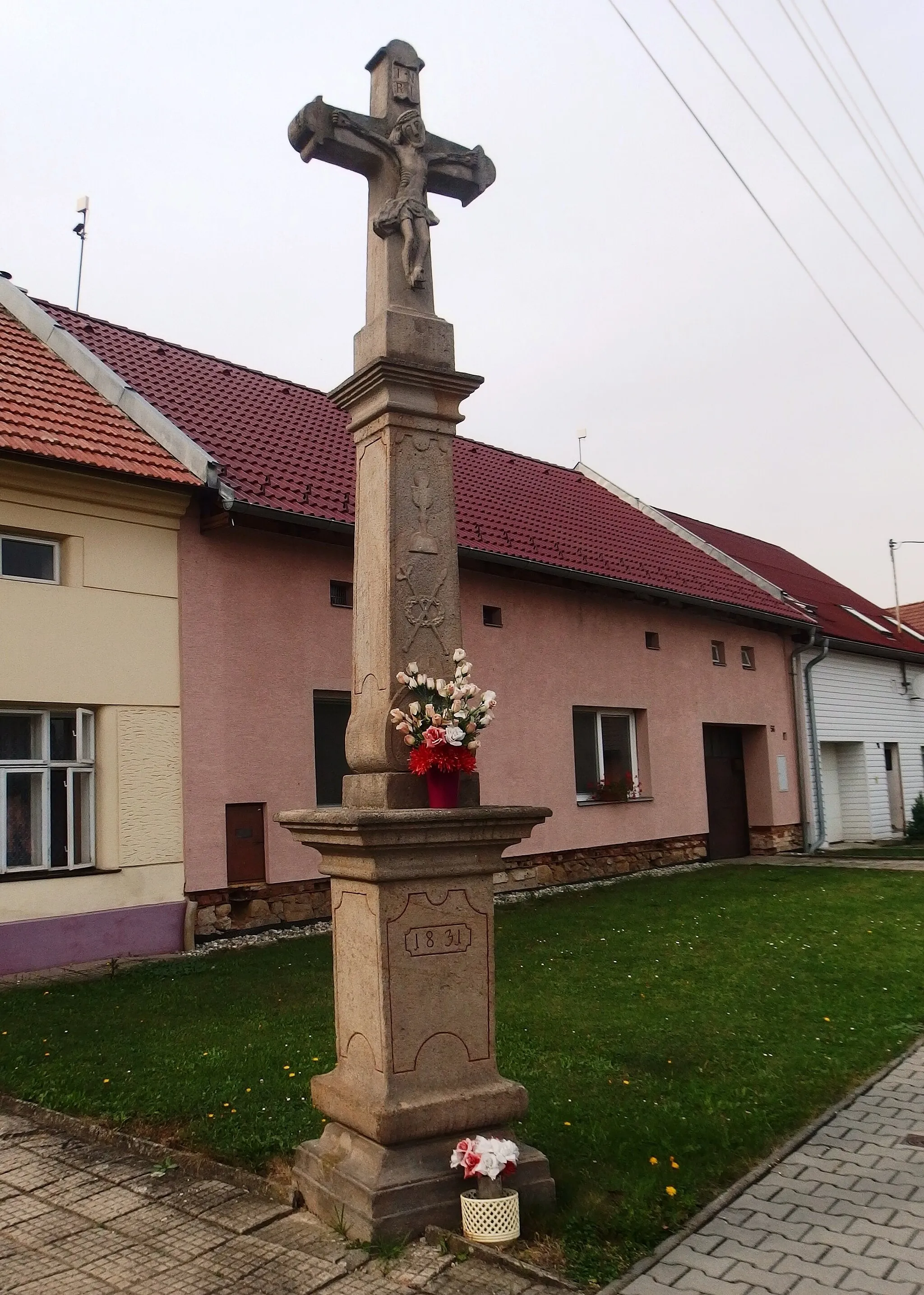 Photo showing: Machová in Zlín District, Czech Republic. Crucifix from 1831.