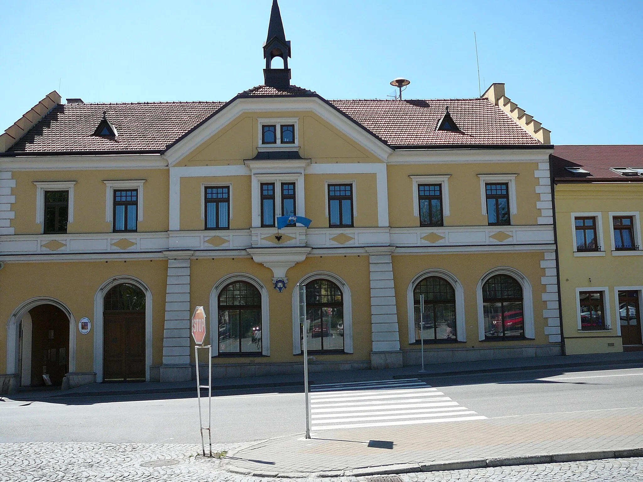 Photo showing: Town hall of Fryšták - ahead