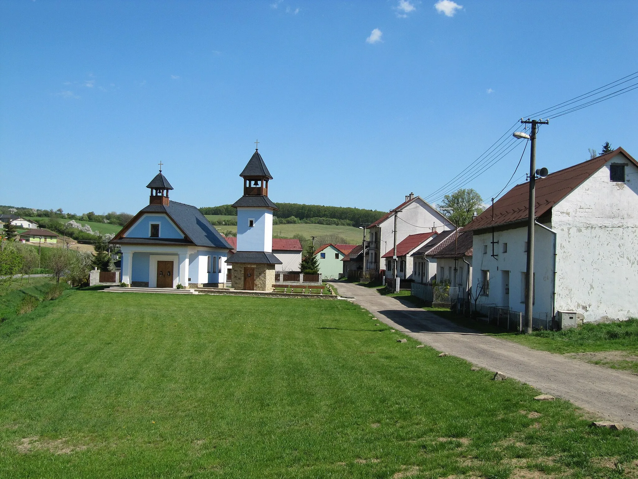 Photo showing: Doubravy in Zlín District, Czech Republic. Chapel of St. Adalbert and belfry from 2011.