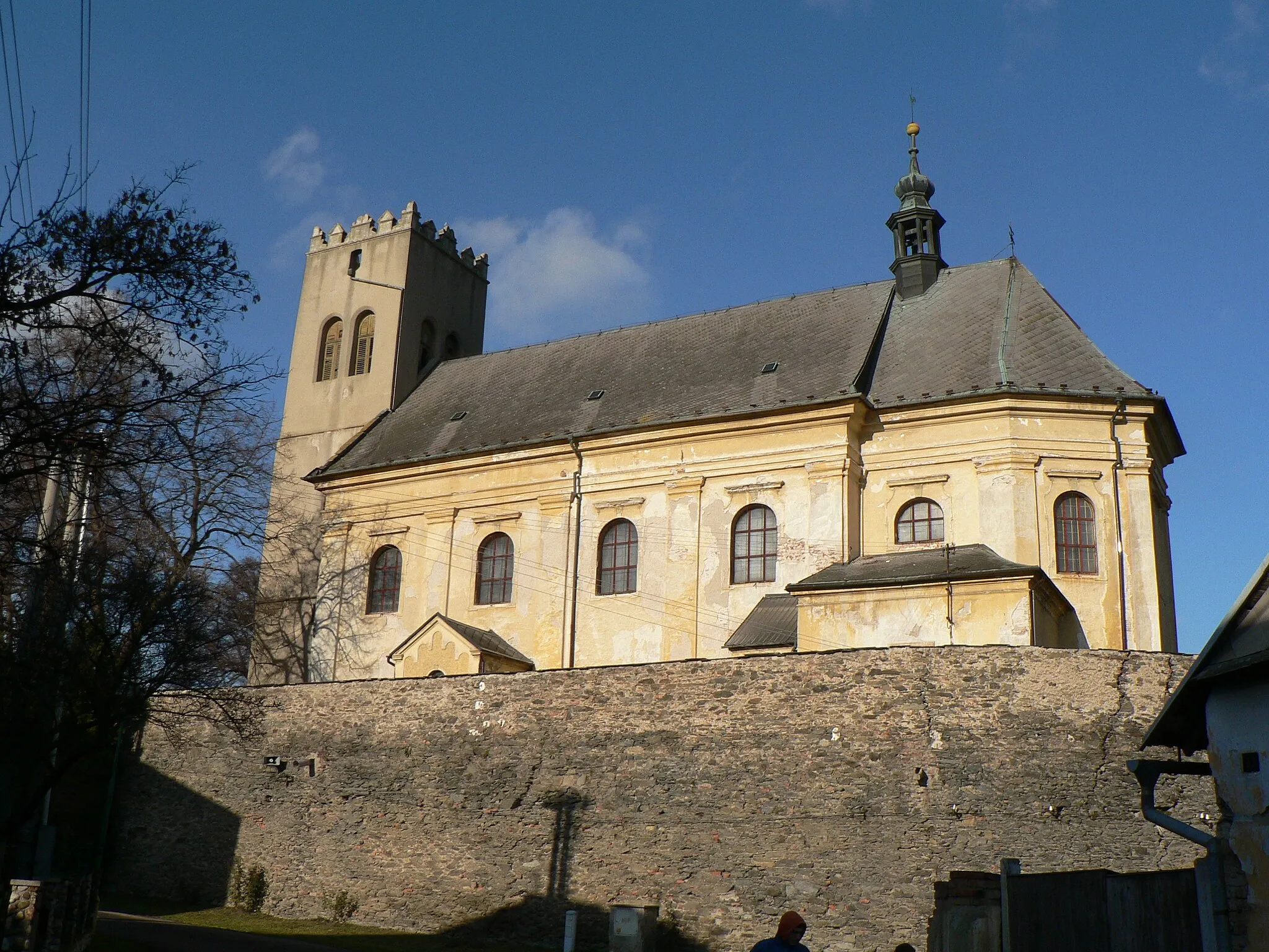 Photo showing: Kostel sv. Jiří v Nákle, okres Olomouc.