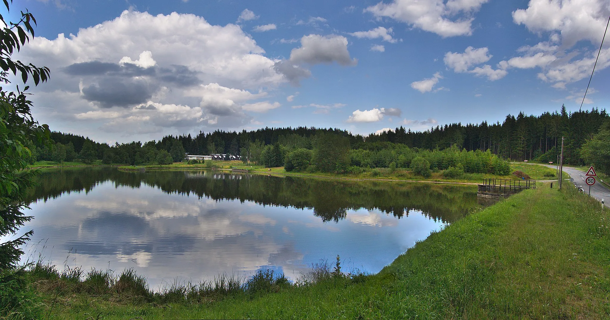 Photo showing: Protivanovský rybník - u hlavní silnice na Žďárnou, okres Prostějov