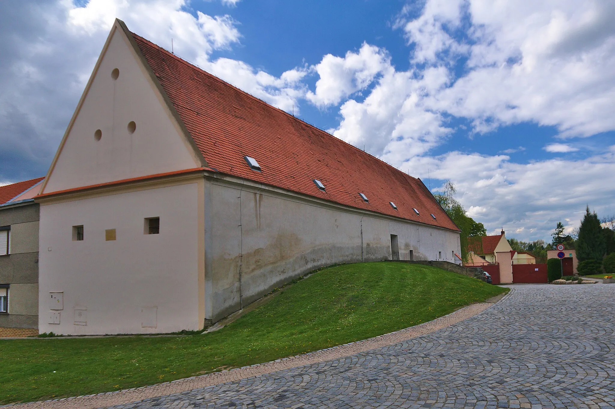 Photo showing: Hospodářské stavení, Nezamyslice, okres Prostějov