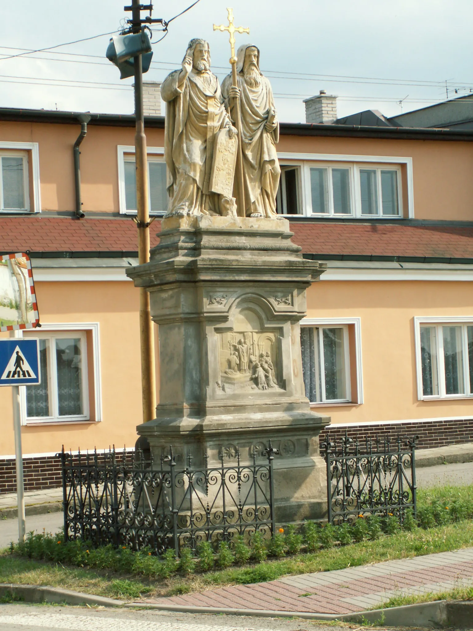 Photo showing: Dřevohostice (Czech Republic, Přerov District) - statue of SS. Cyril and Methodius