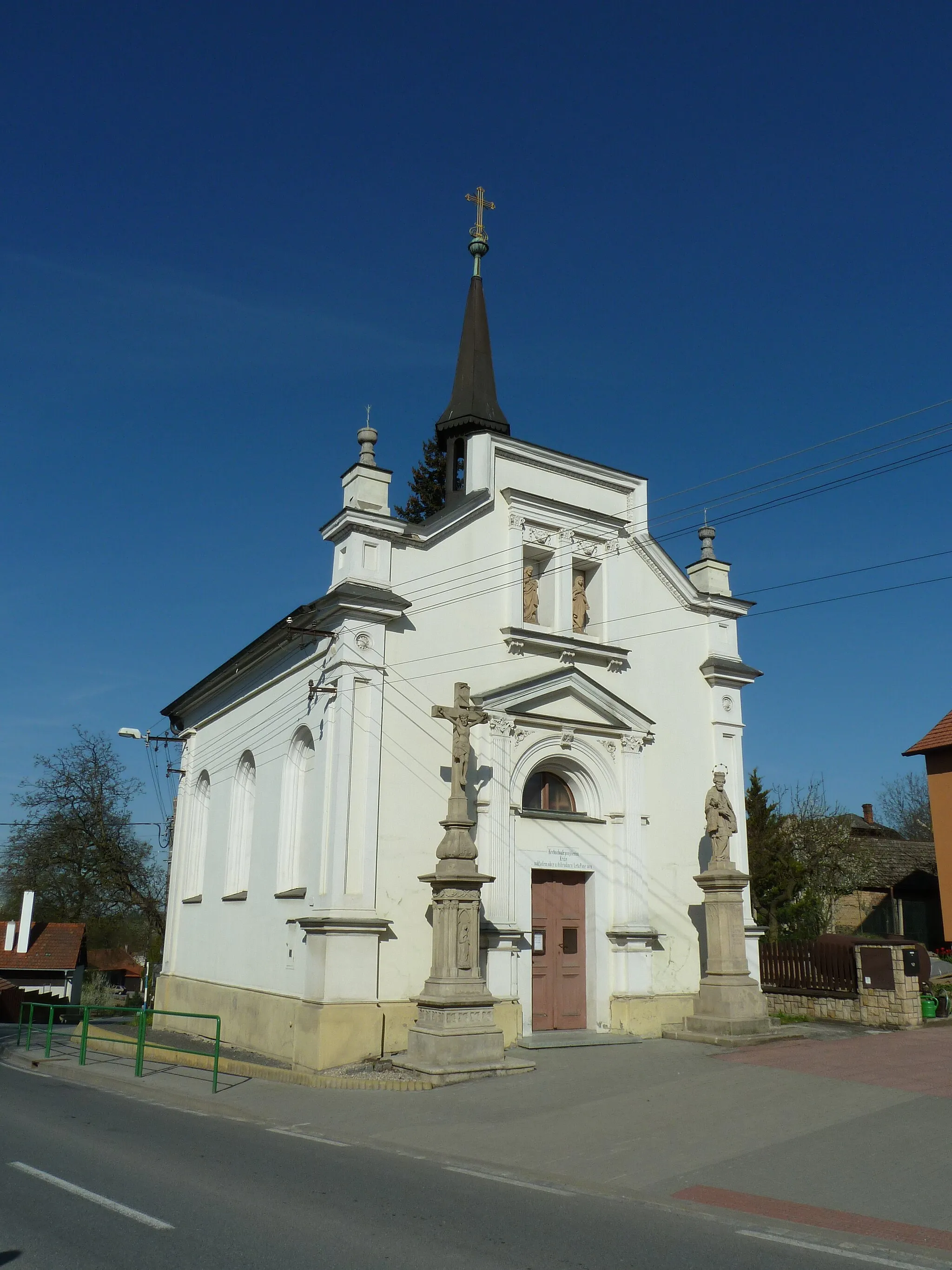 Photo showing: Chapel in village Velká (near town Hranice, Czech Republic)