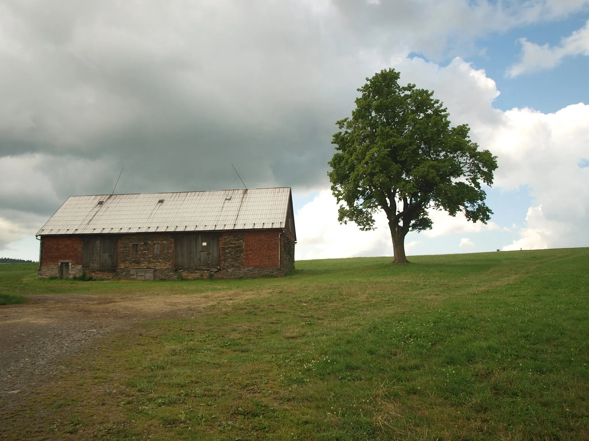 Photo showing: Stará stodola v Albrechticích u Rýmařova