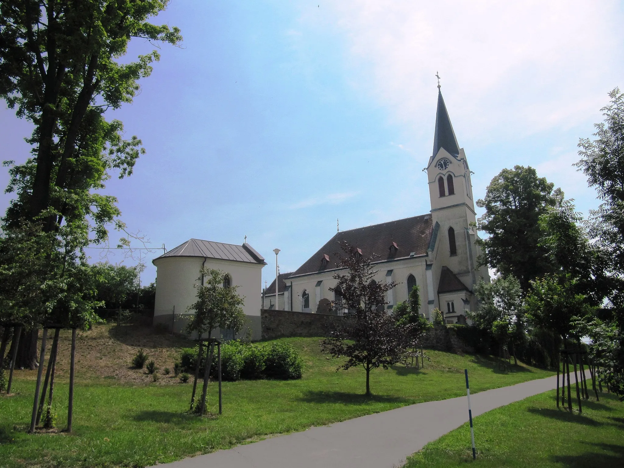 Photo showing: Pustějov, Nový Jičín District, Czech Republic. Church of Saint Mary Magdalene.