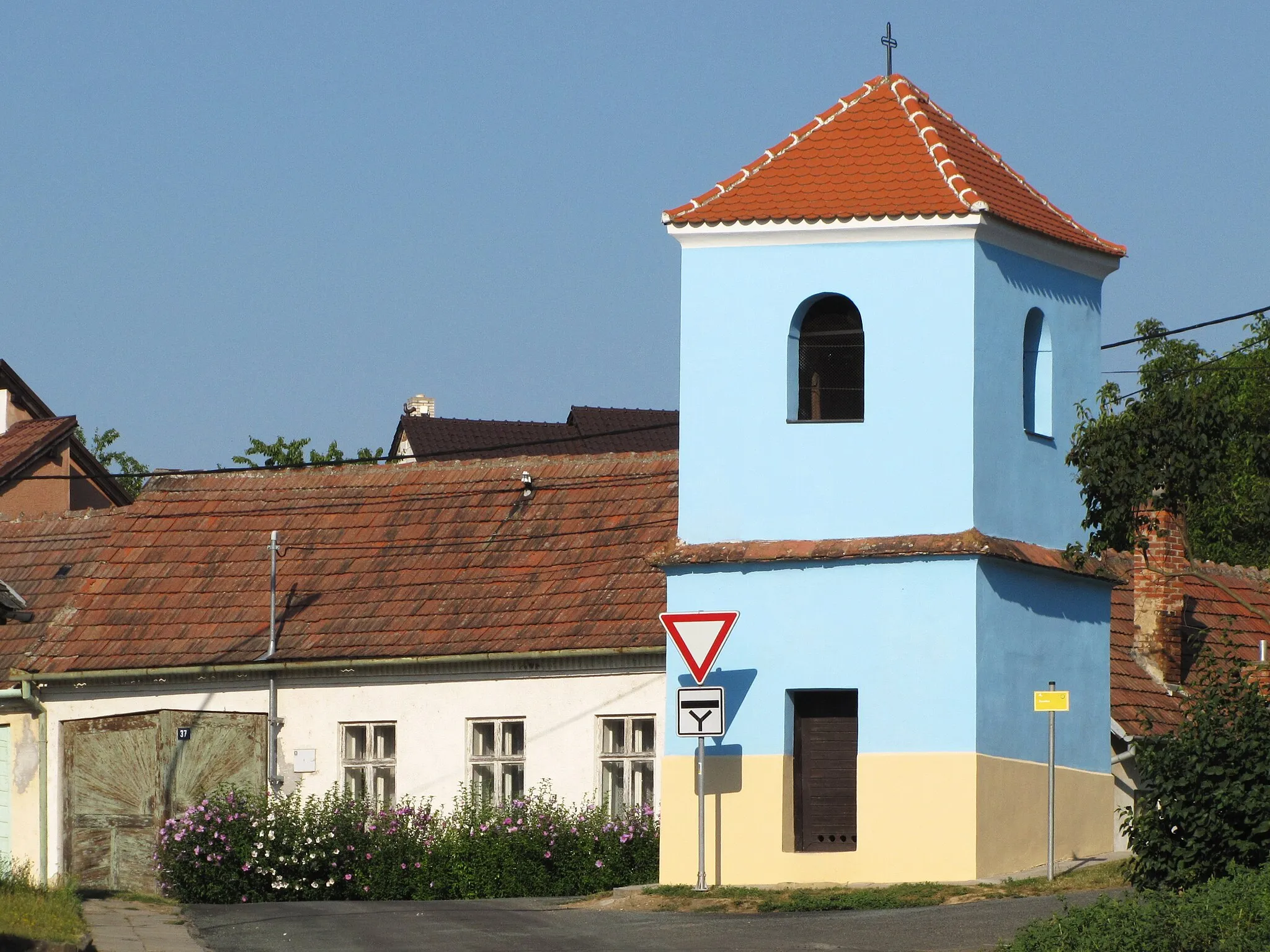 Photo showing: Zvonice z roku 1854 v Čeložnicích