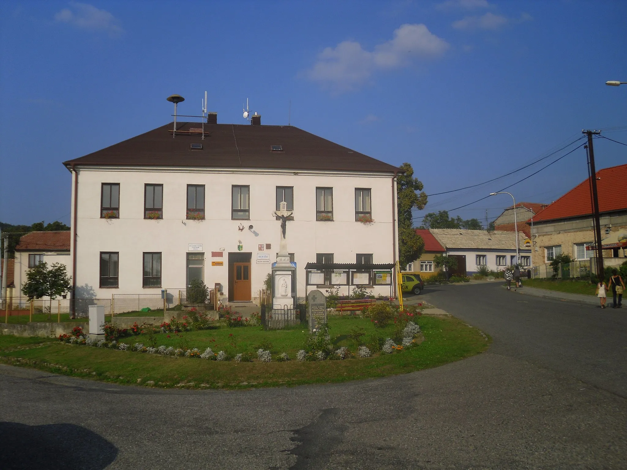 Photo showing: Vřesovice, Hodonín district, Czech Republic - municipal office and post office