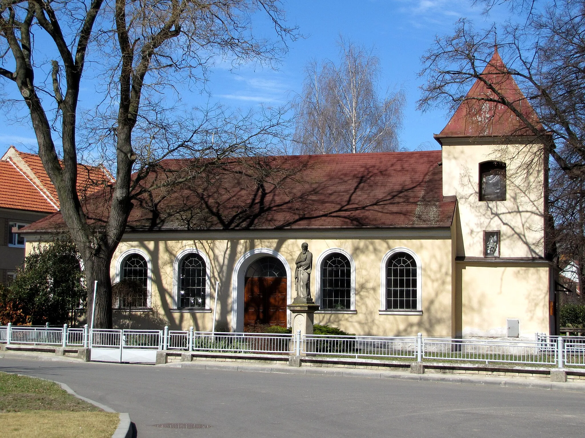 Photo showing: Kaple Nejsvětějšího srdce Panny Marie v Sobůlkách. Vznikla přestavbou starší zvonice a bývalé sýpky v roce 1914.