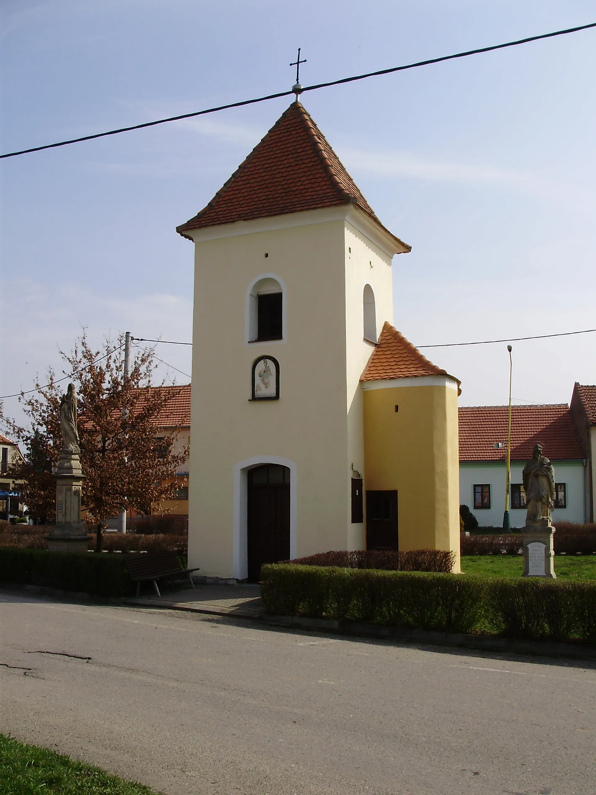 Photo showing: Kozlany : Kaple svatého Floriána.