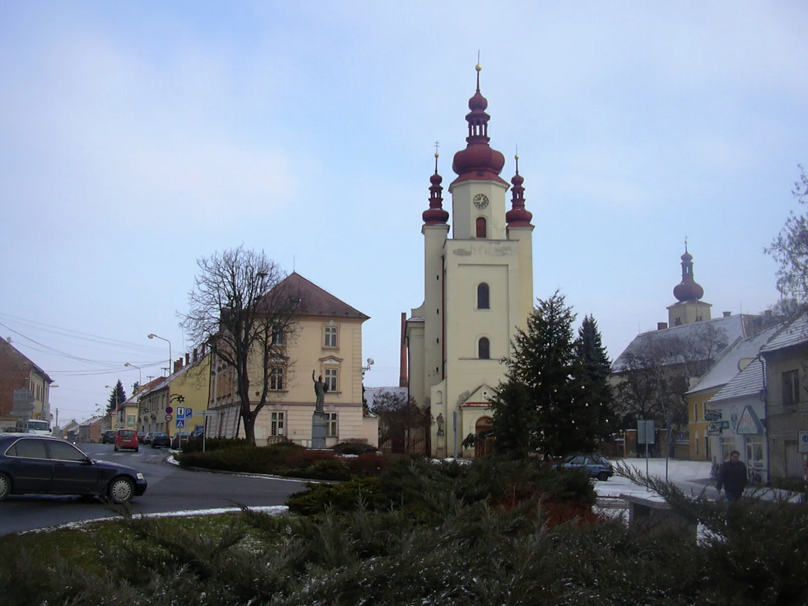 Photo showing: Palacké náměstí s Farním kostelem sv. Ondřeje (Ivanovice na Hané- czech republic)