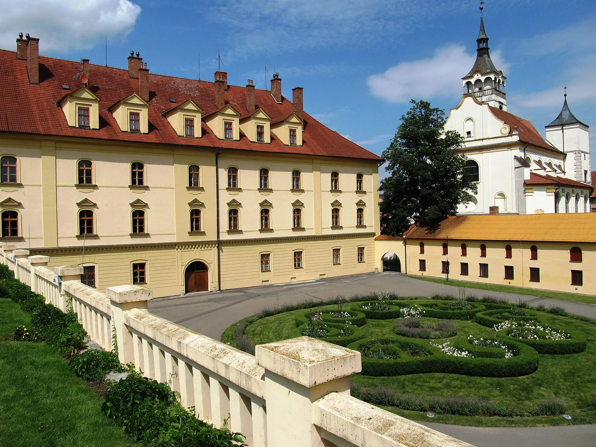 Photo showing: (1) Lipnik nad Becvou