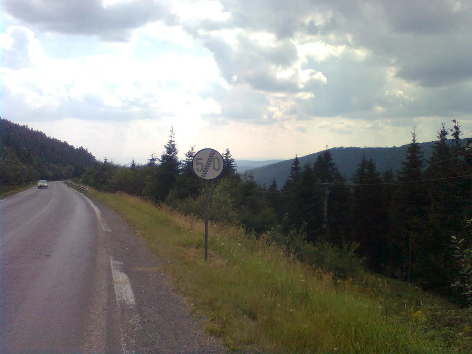 Photo showing: Widok z przełęczy Červenohorské sedlo w kierunku góry Suchá hora (po prawej)