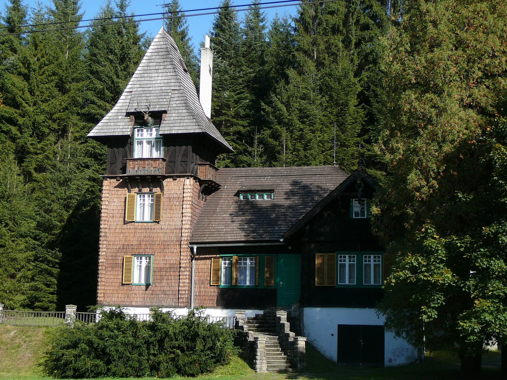 Photo showing: Lovecký (původně biskupský) zámeček, Bílá