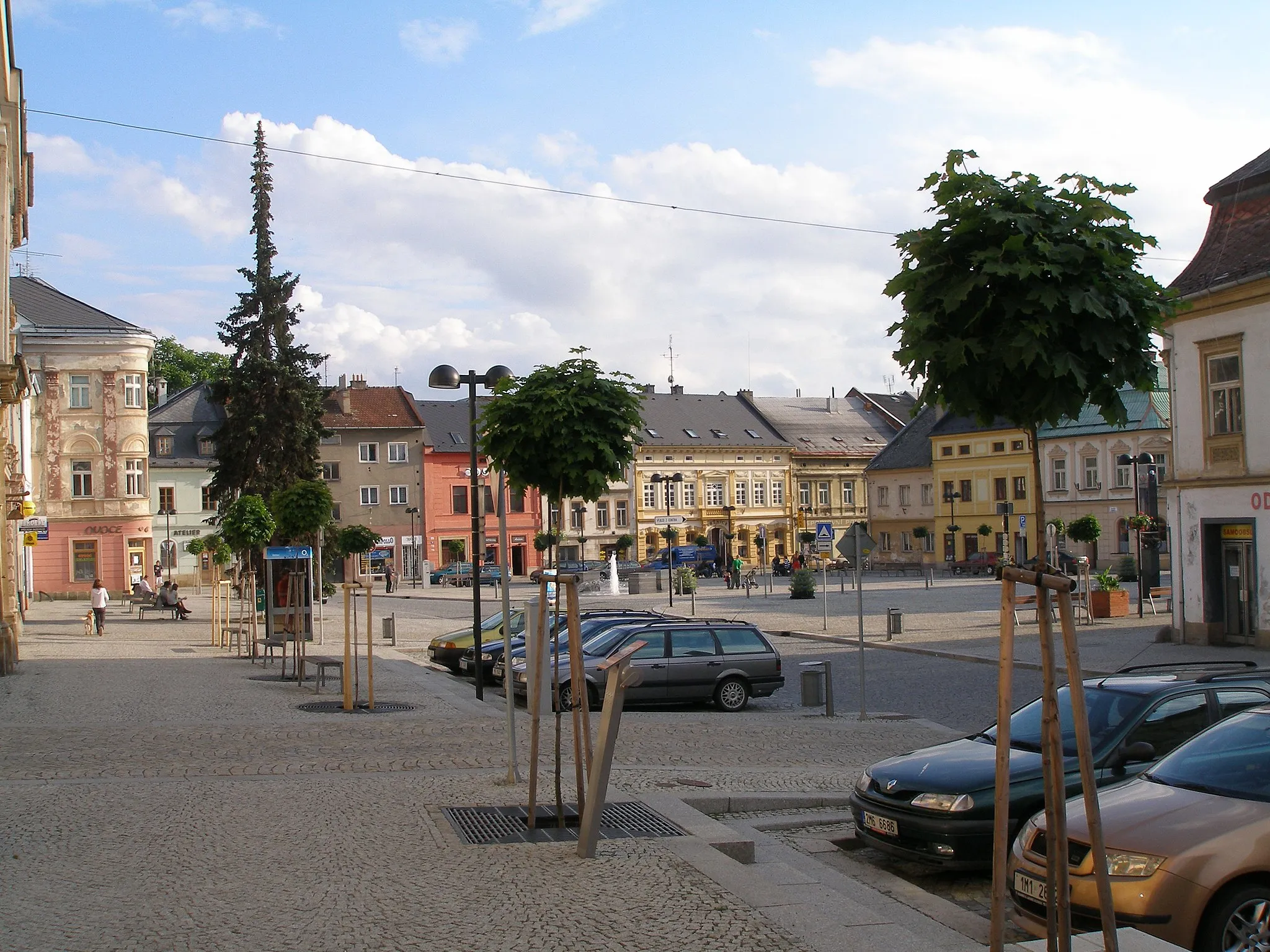 Photo showing: Šternberk (in Moravia) - Hlavní náměstí (Main Square) - the Southern side