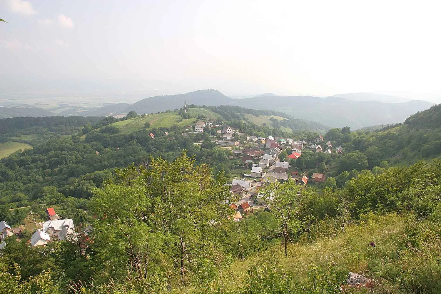 Photo showing: Vršatecké Podhradie, district Ilava, Slovakia
author: Prazak

Date: 26. 6. 2006