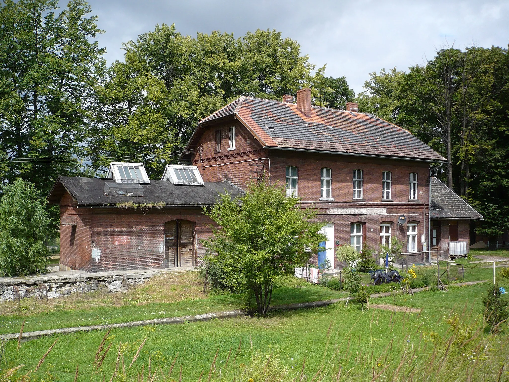 Photo showing: Abolished railway station Sławniowice (former Gross Kunzendorf)
