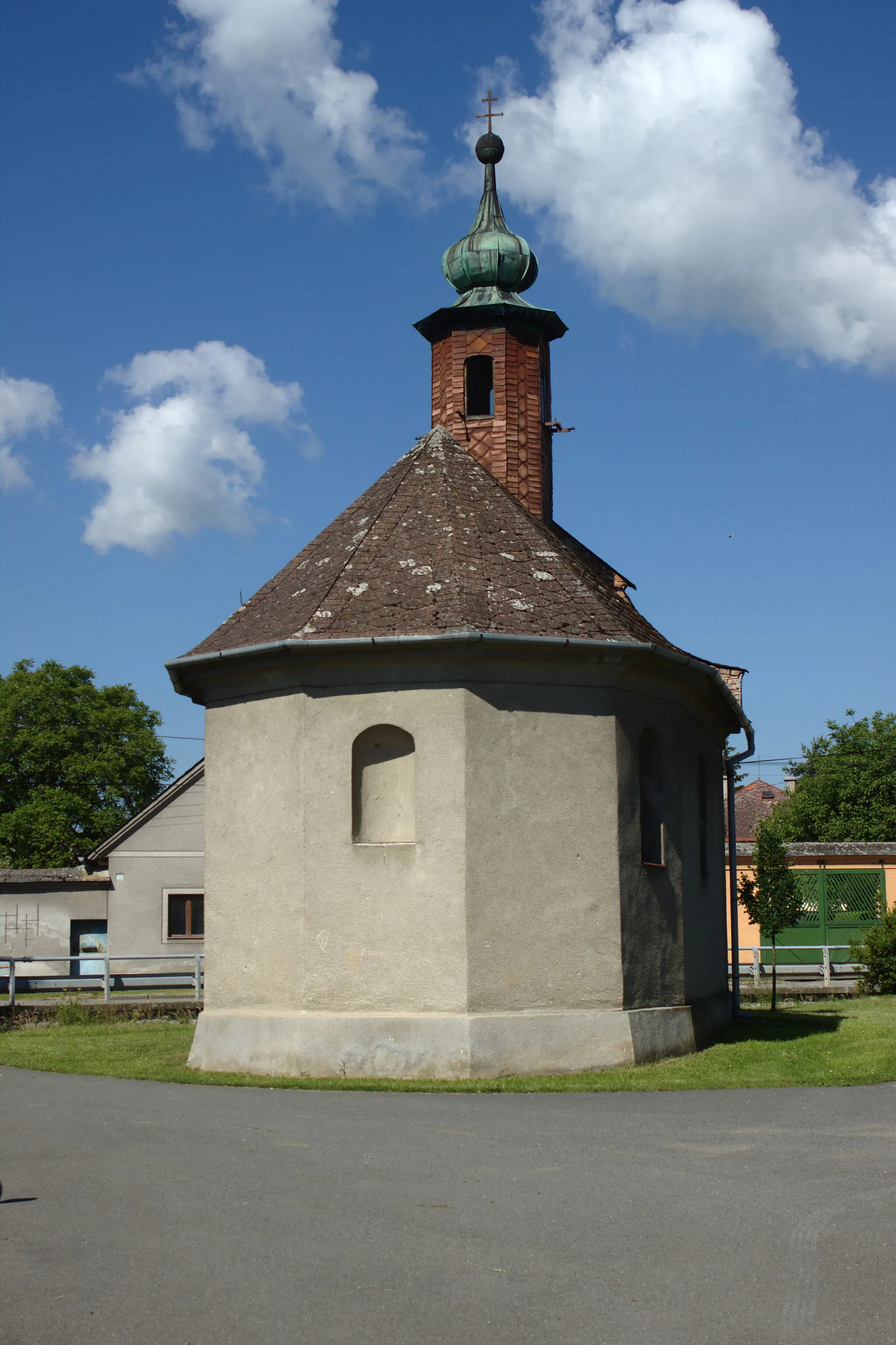 Photo showing: A chapel at the main common in Vlachov, Olomouc Region, CZ