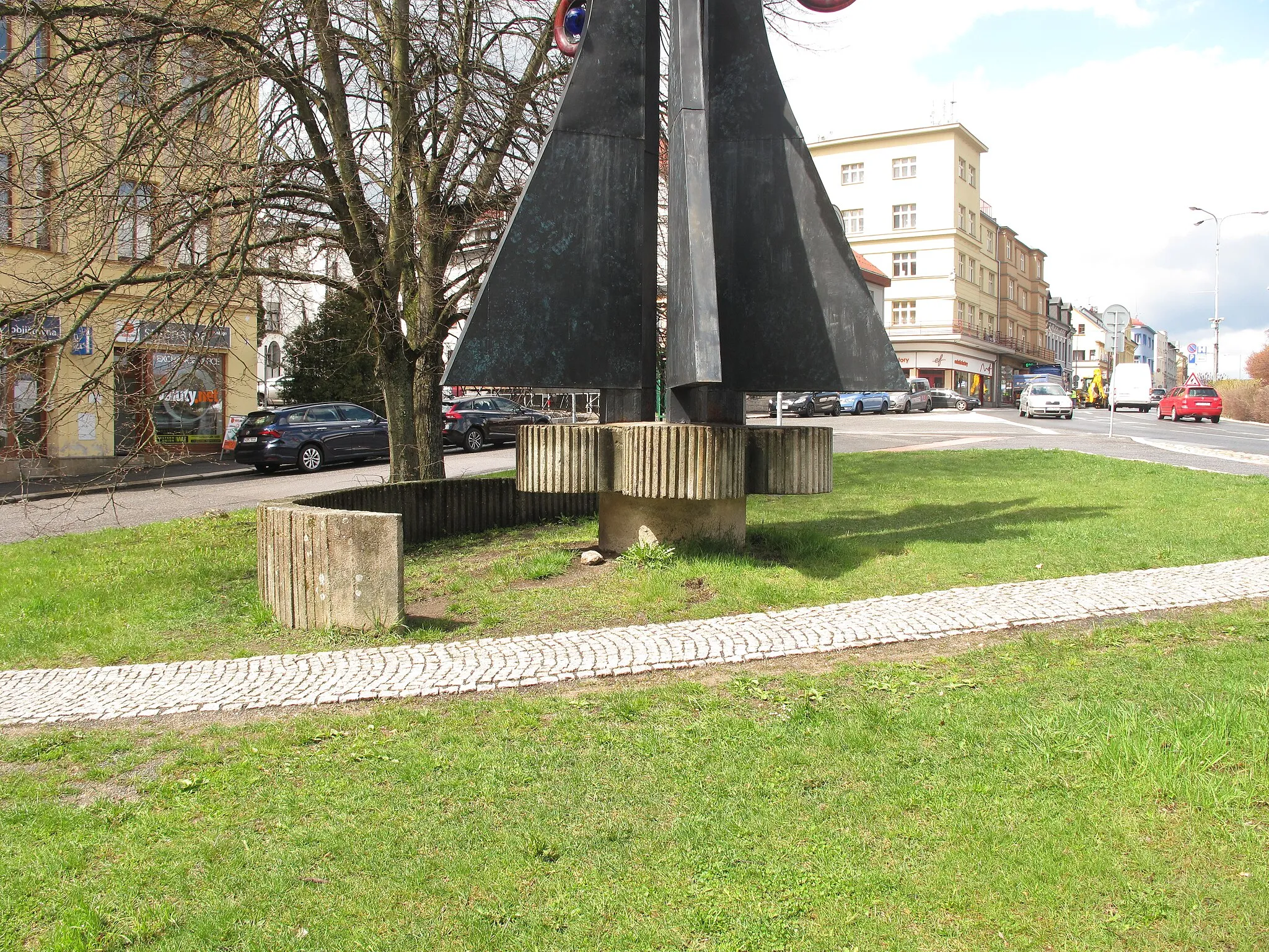 Photo showing: The Dancer (Tanečnice), the sculpture by Václav Hanuš at Horní náměstí in Jablonec Nad Nisou, the Czech Republic.