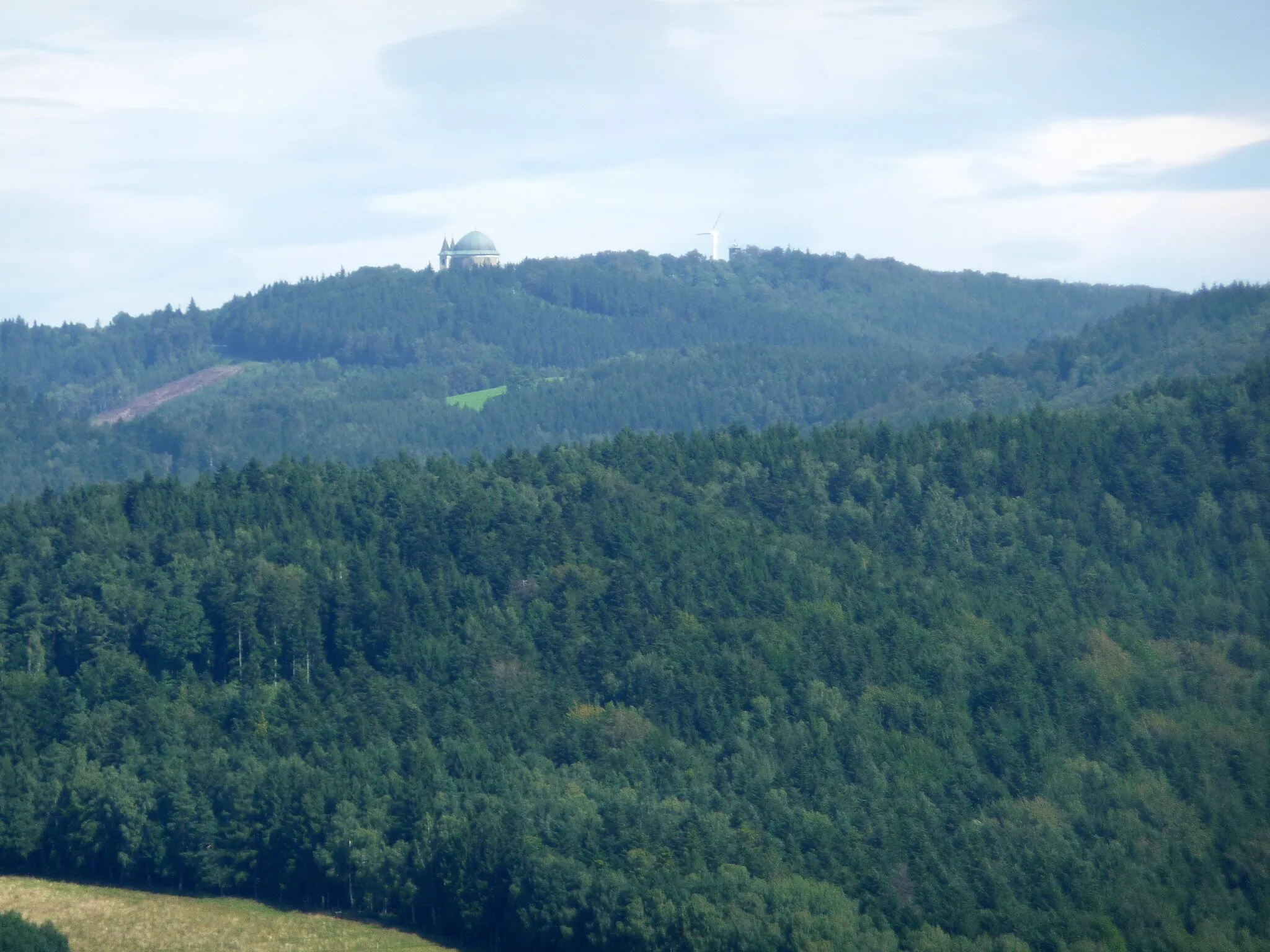 Photo showing: View to Hostýn from Ondřejovsko, Zlín District