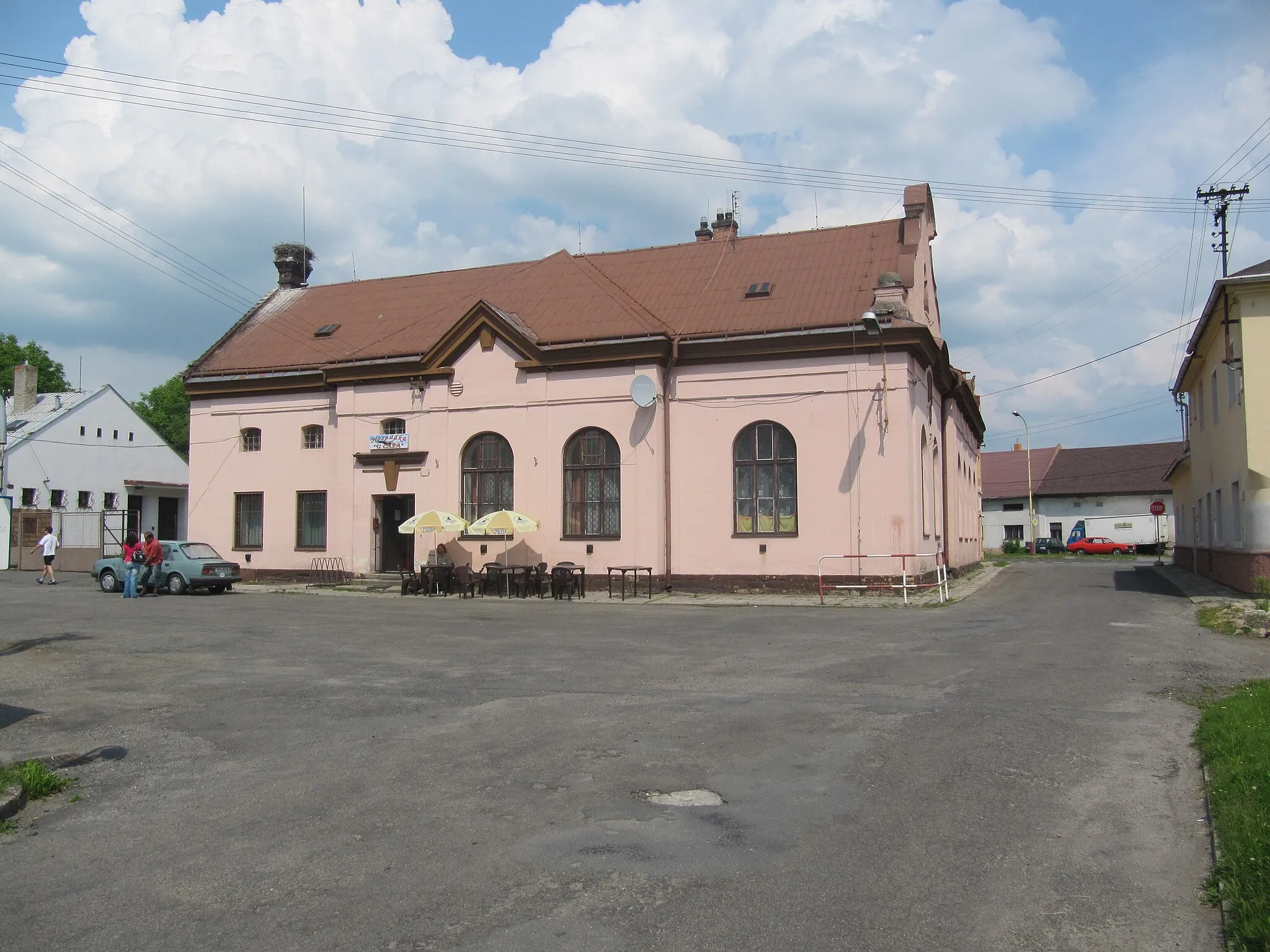 Photo showing: Hulín in Kroměříž District, Czech Republic, part Záhlinice. Pub.