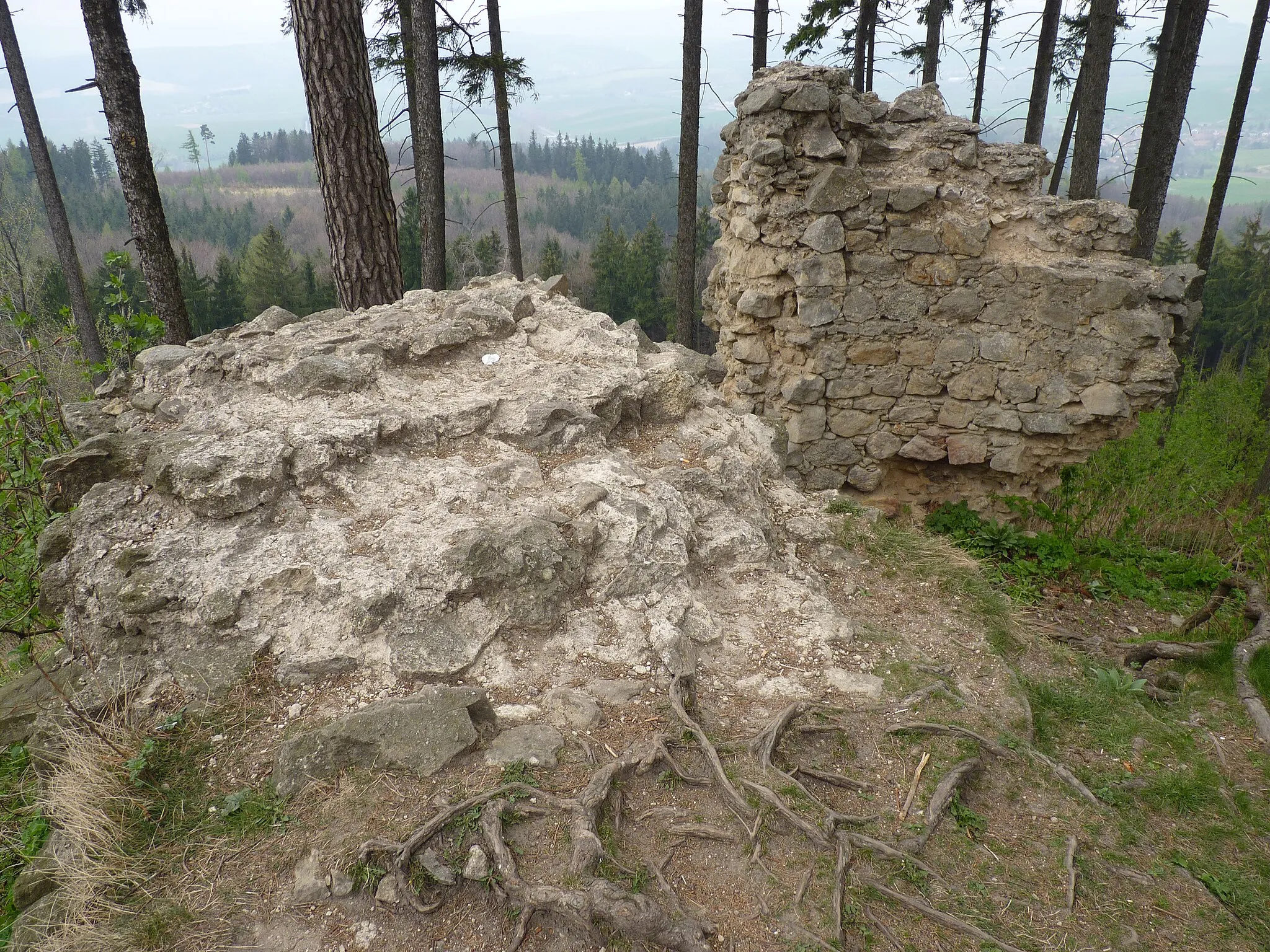 Photo showing: Ruin of Castle Strilky. Chriby, South Moravian Region, Czech Republic