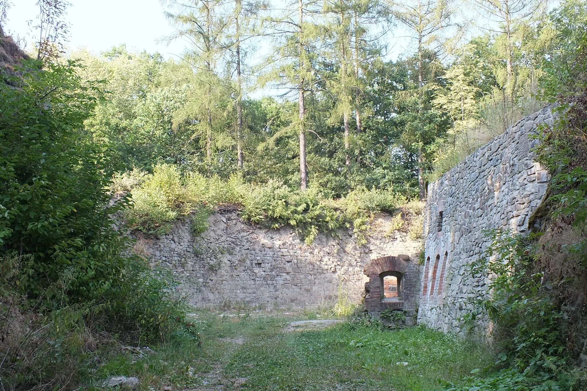 Photo showing: Ruins of the fort in Olomouc-Radíkov, the Czech Republic.