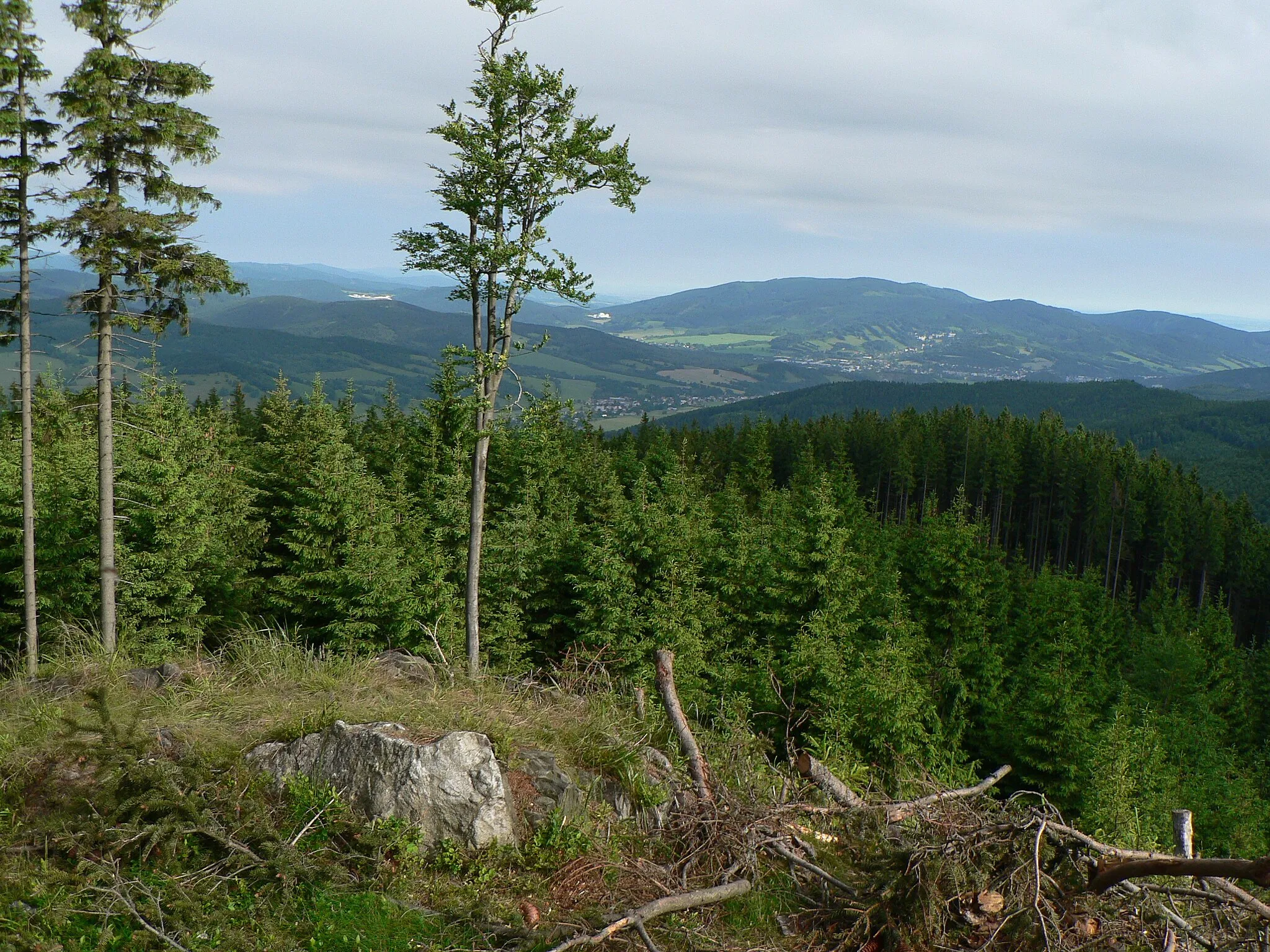 Photo showing: View from top of Zajeci hora mountain, Hruby Jesenik Mts., Czech republic.