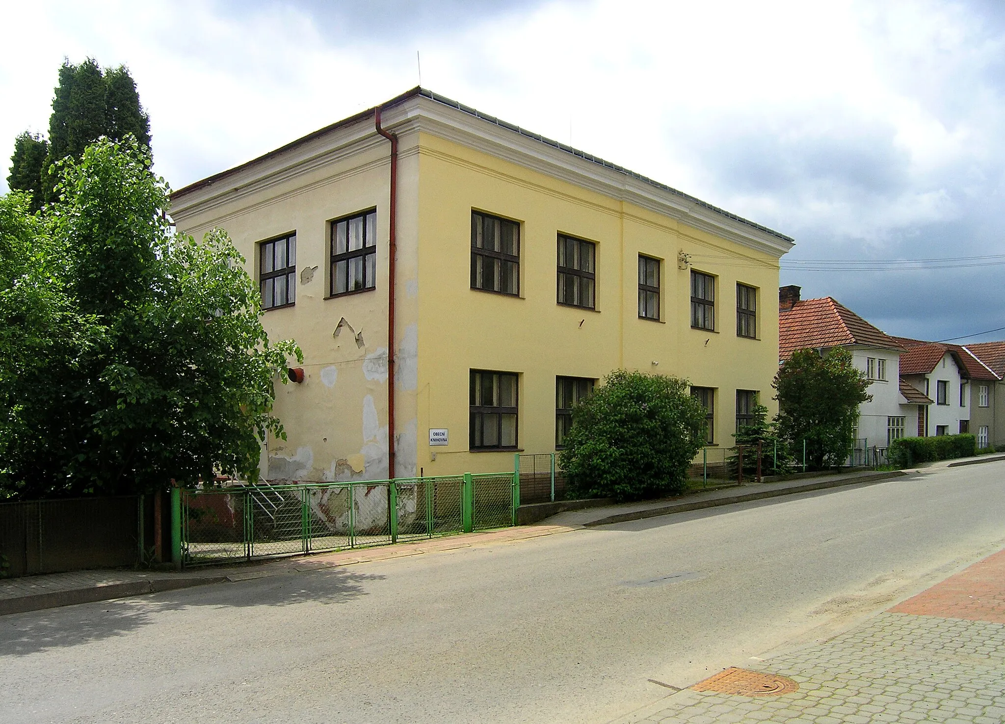 Photo showing: Municipal library in Zádveřicíce, part of Zádveřice-Raková village, Czech Republic