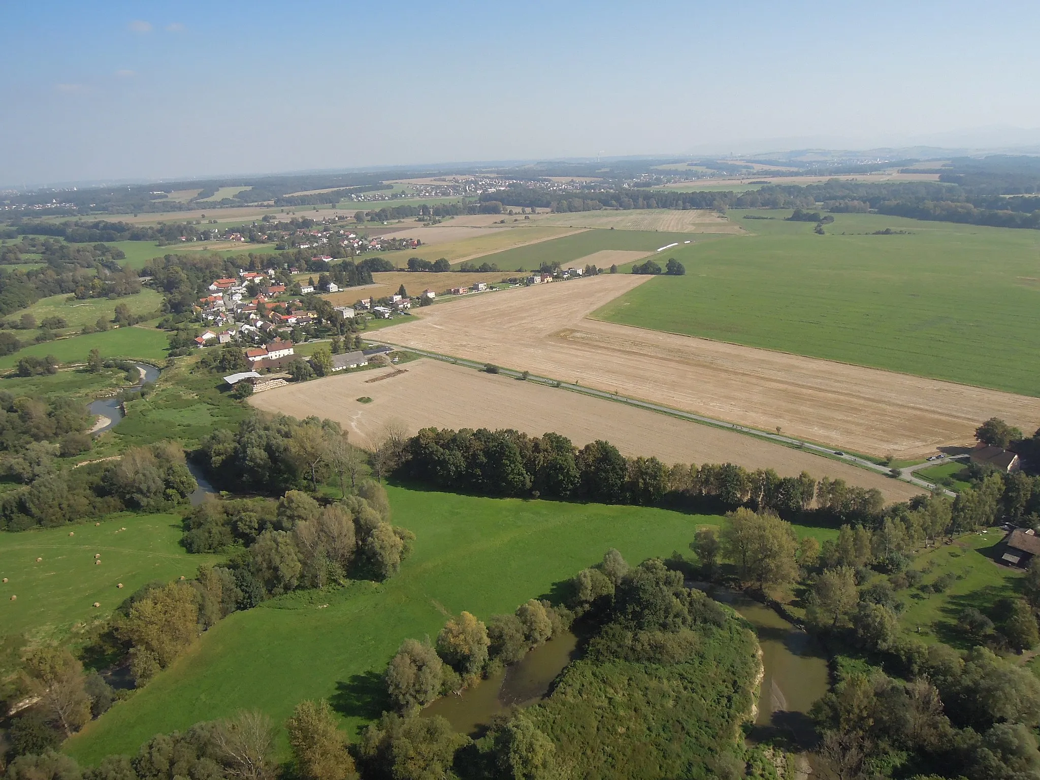 Photo showing: View of Košatka and CHKO Poodří, Moravian–Silesian Region, Czech Republic; photo was taken from Robinson R44 helicopter