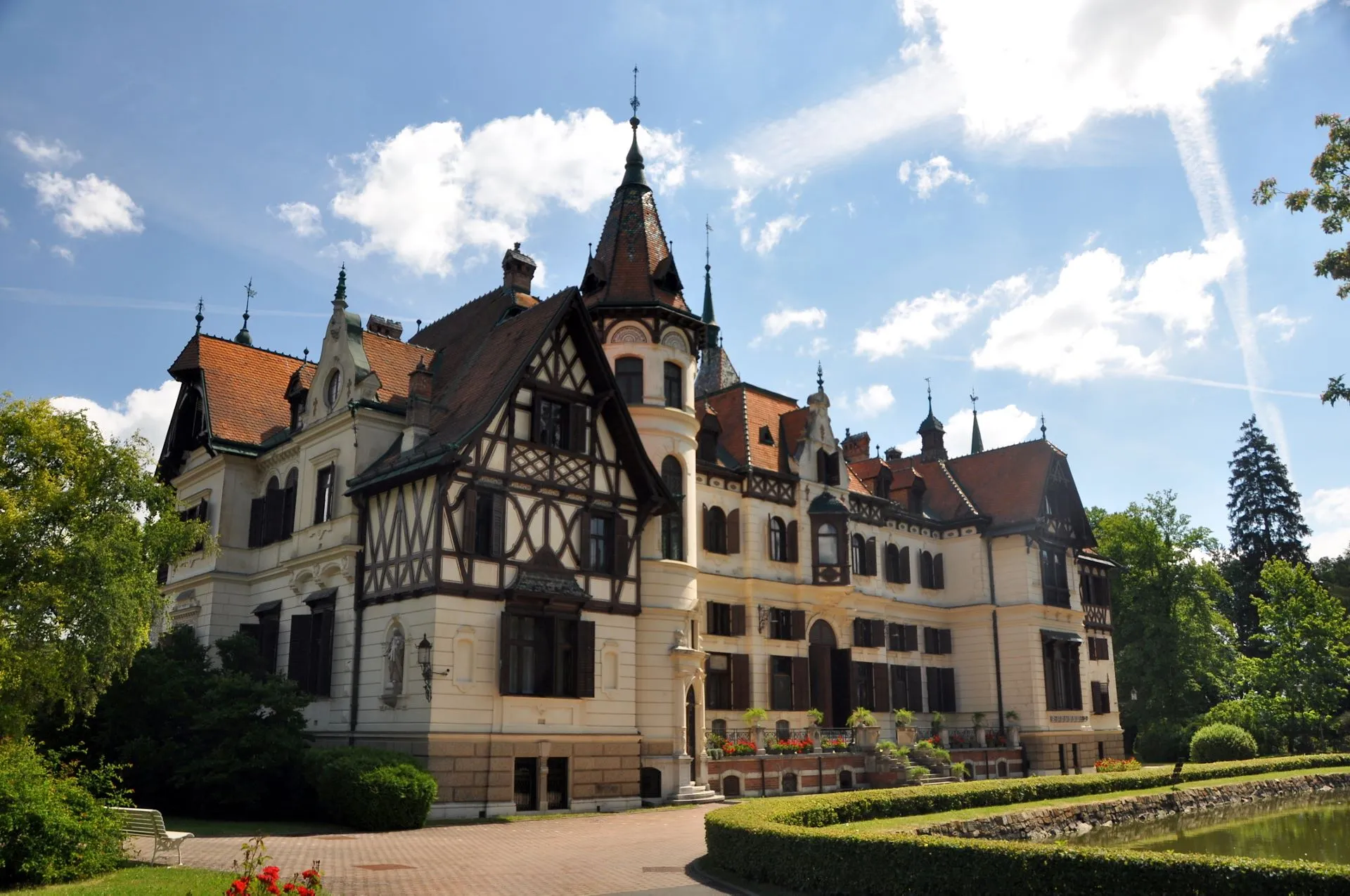 Photo showing: Schloss Lešná im Zoo von Zlín