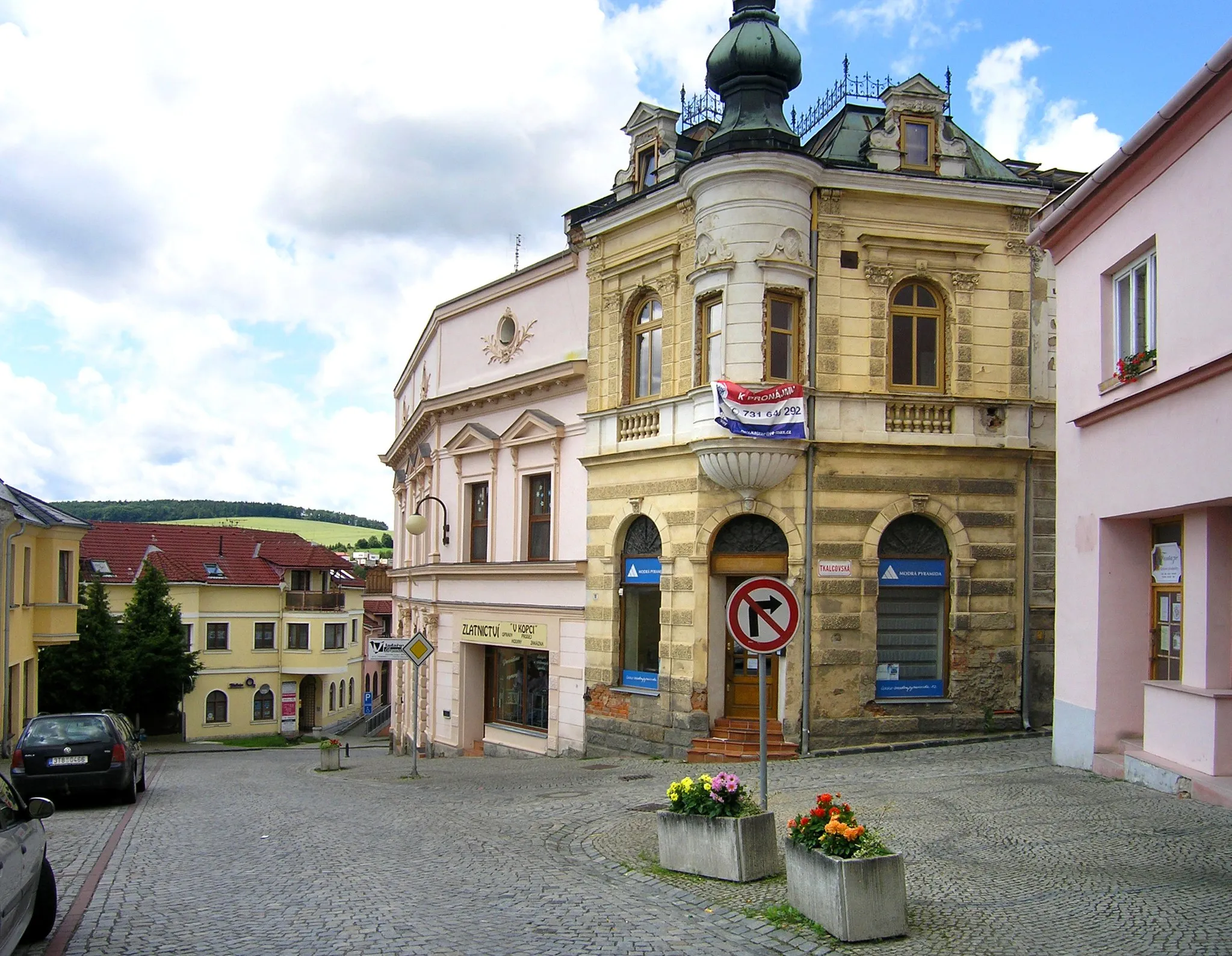 Photo showing: Tkalcovská street in Bílovec, Czech Republic