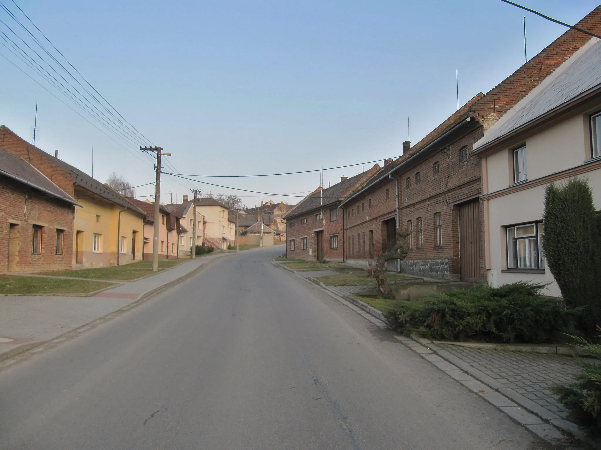 Photo showing: Dřínov, Kroměříž District, Czech Republic. Street.