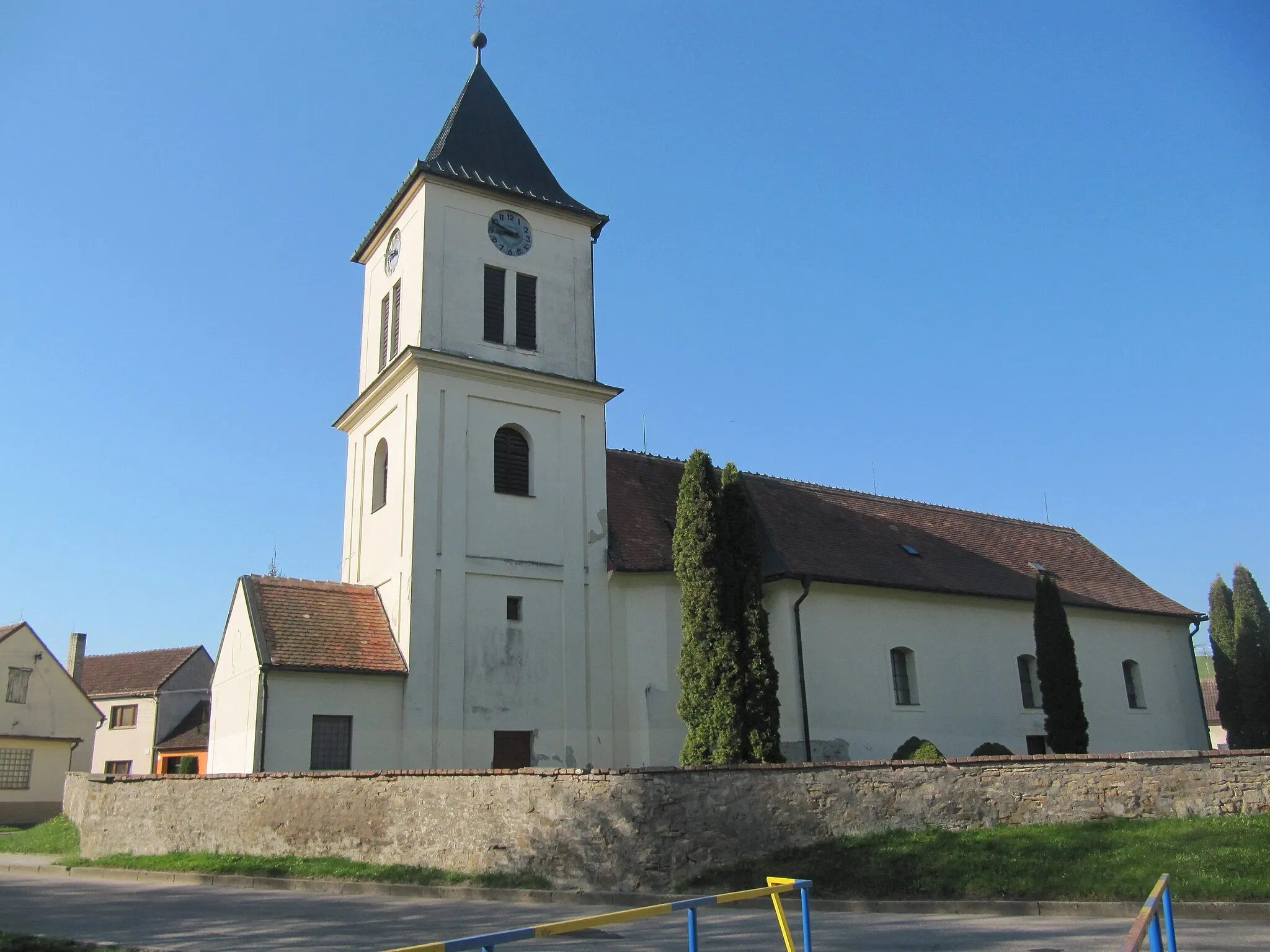 Photo showing: Horní Němčí in Uherské Hradiště District, Czech Republic. Church of St. Peter and Paul.